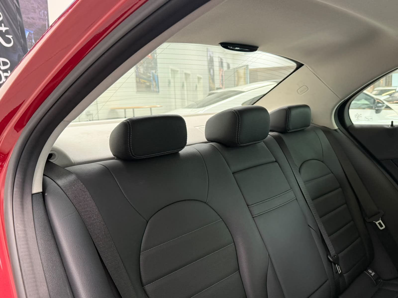Fahrzeugabbildung Mercedes-Benz C250 AVANTGARDE AIRM+MBEAM+DISTR+FAP+360°+COMAND