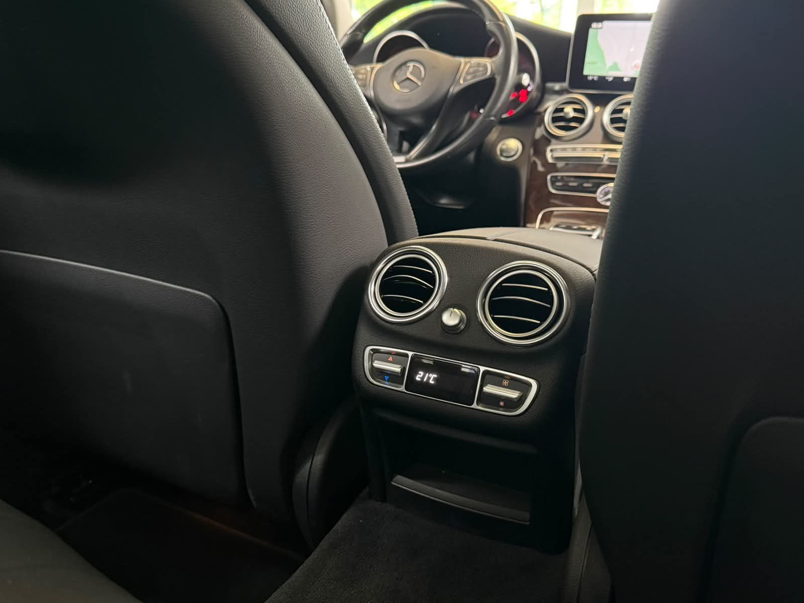 Fahrzeugabbildung Mercedes-Benz C250 AVANTGARDE AIRM+MBEAM+DISTR+FAP+360°+COMAND