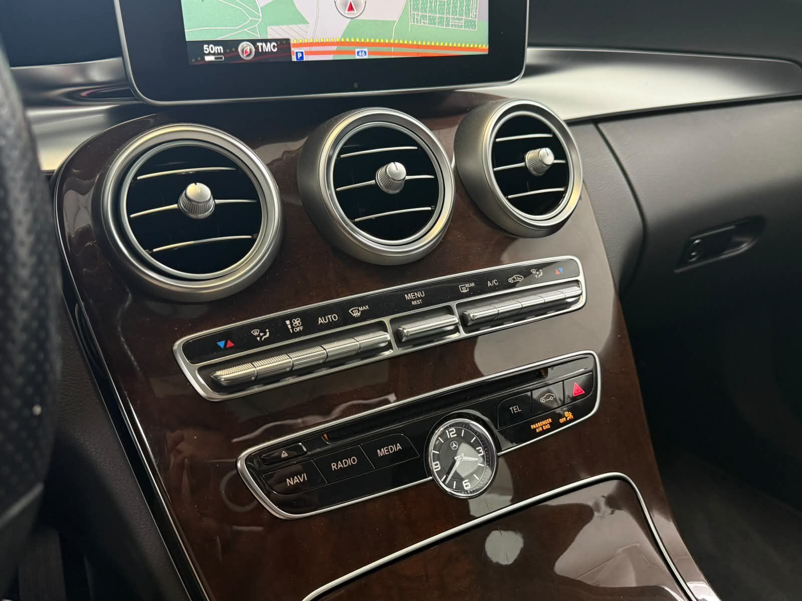 Fahrzeugabbildung Mercedes-Benz C250 AVANTGARDE AIRM+MBEAM+DISTR+FAP+360°+COMAND