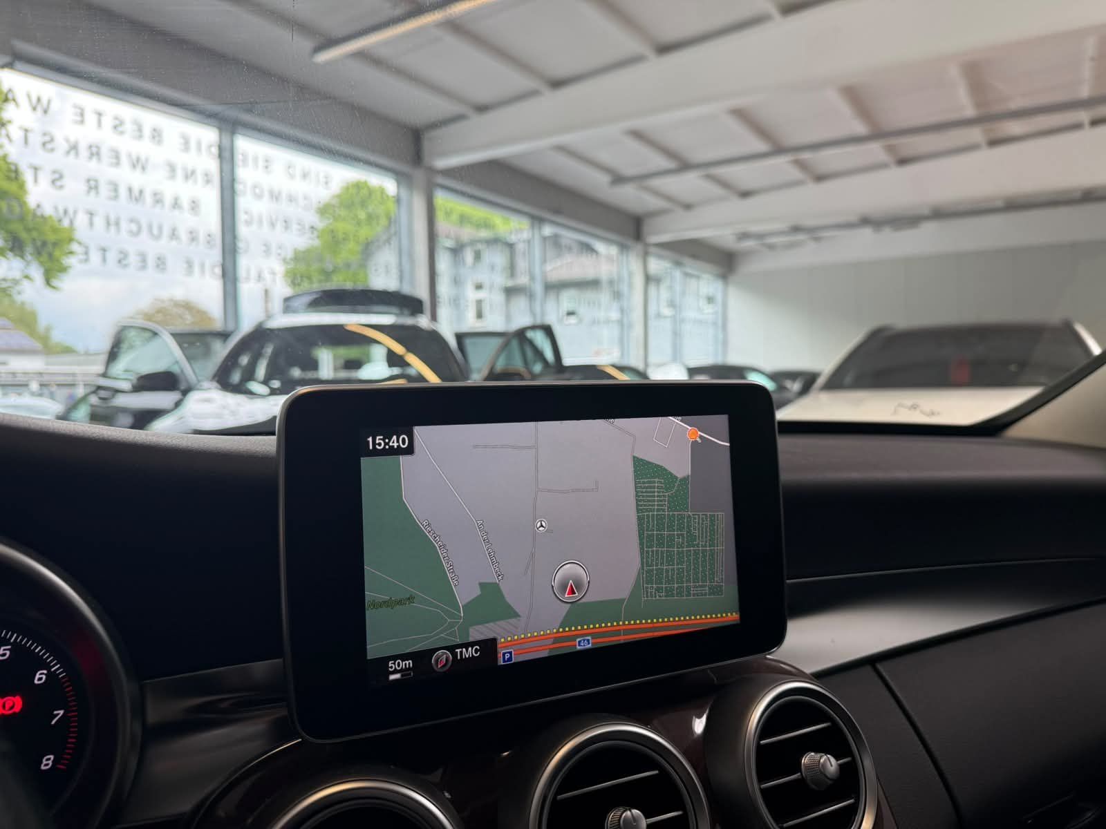 Fahrzeugabbildung Mercedes-Benz C250 AVANTGARDE AIRM+MBEAM+DISTR+FAP+360°+COMAND