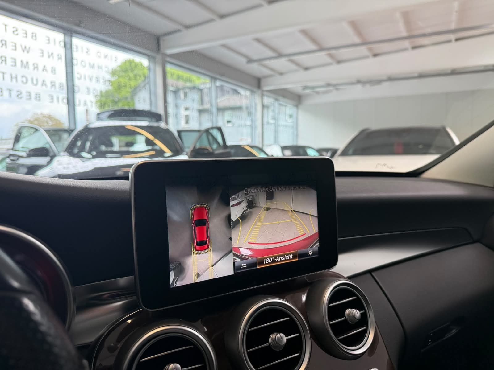 Fahrzeugabbildung Mercedes-Benz C250 AVANTGARDE AIRM+MBEAM+DISTR+FAP+360°+COMAND