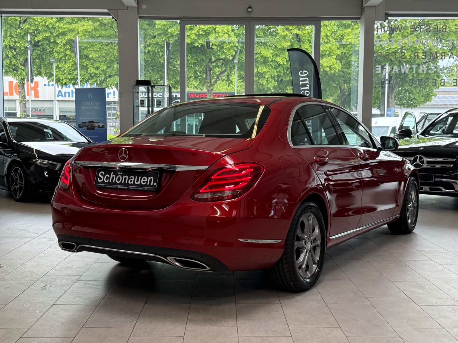 Fahrzeugabbildung Mercedes-Benz C250 AVANTGARDE AIRM+MBEAM+DISTR+FAP+360°+COMAND