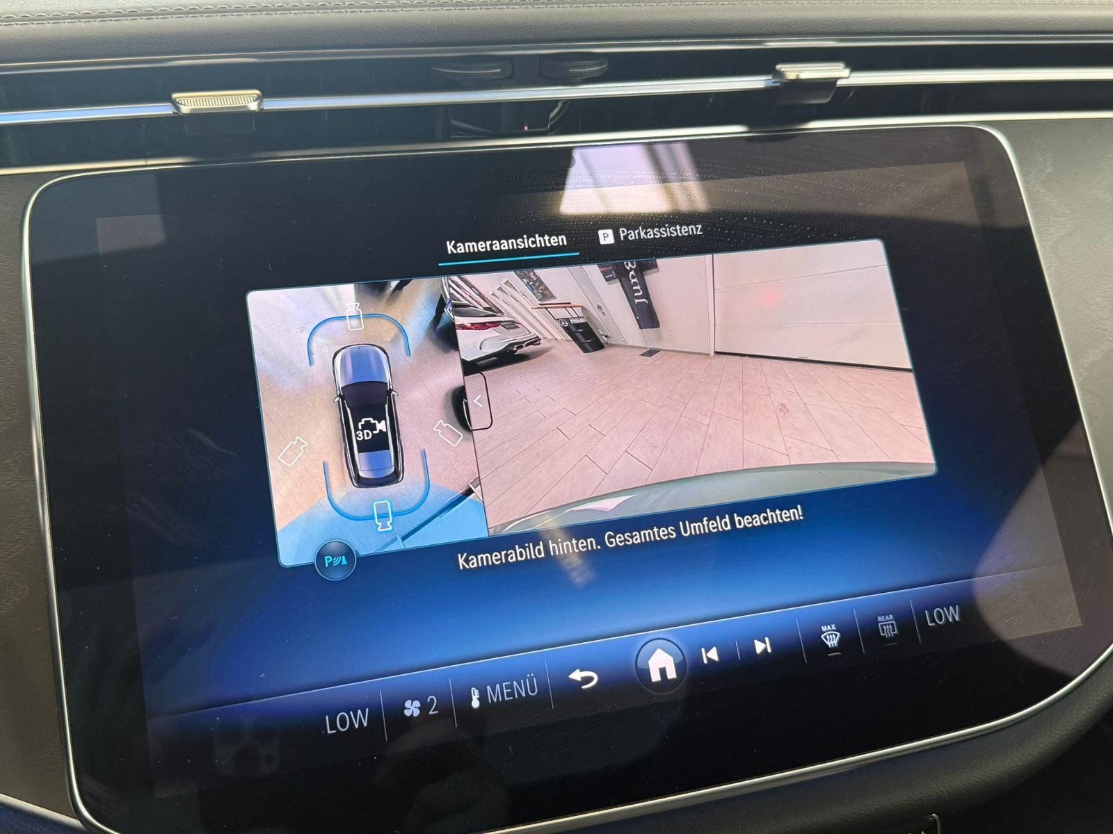 Fahrzeugabbildung Mercedes-Benz E 220d T AMG+AIRMATIC+PANO+NAPPA+STDHZ+NIGHT+360