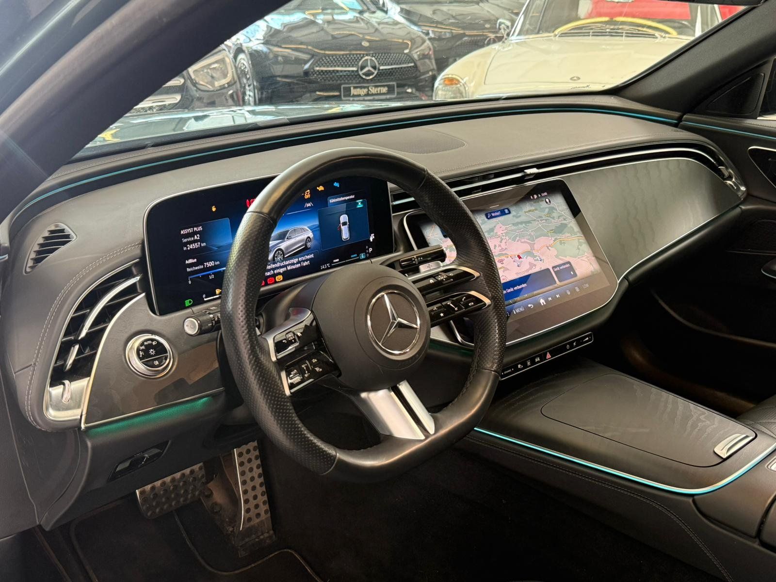Fahrzeugabbildung Mercedes-Benz E 220d T AMG+AIRMATIC+PANO+NAPPA+STDHZ+NIGHT+360