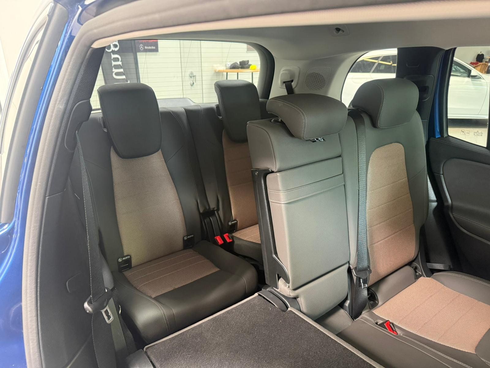 Fahrzeugabbildung Mercedes-Benz EQB 300 4M 7-SITZER+PANO+HUD+DISTR+BURMES+MEMORY
