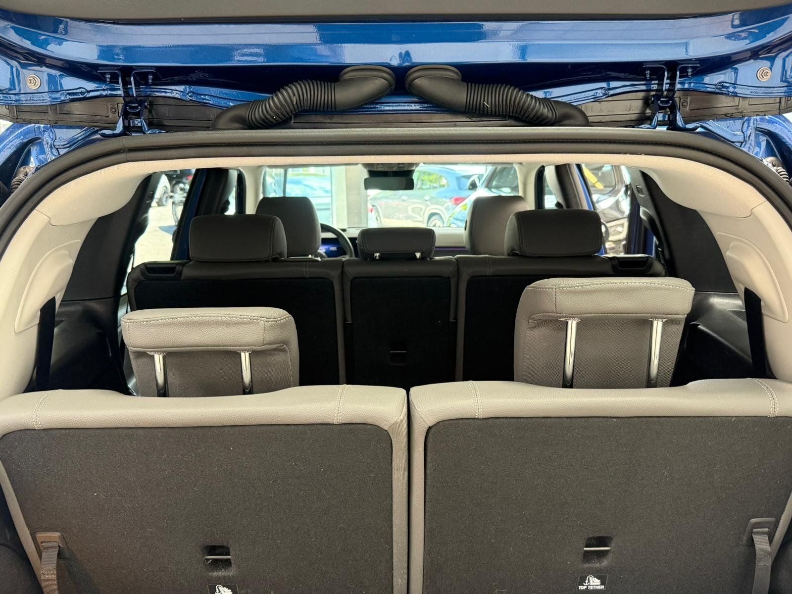 Fahrzeugabbildung Mercedes-Benz EQB 300 4M 7-SITZER+PANO+HUD+DISTR+BURMES+MEMORY