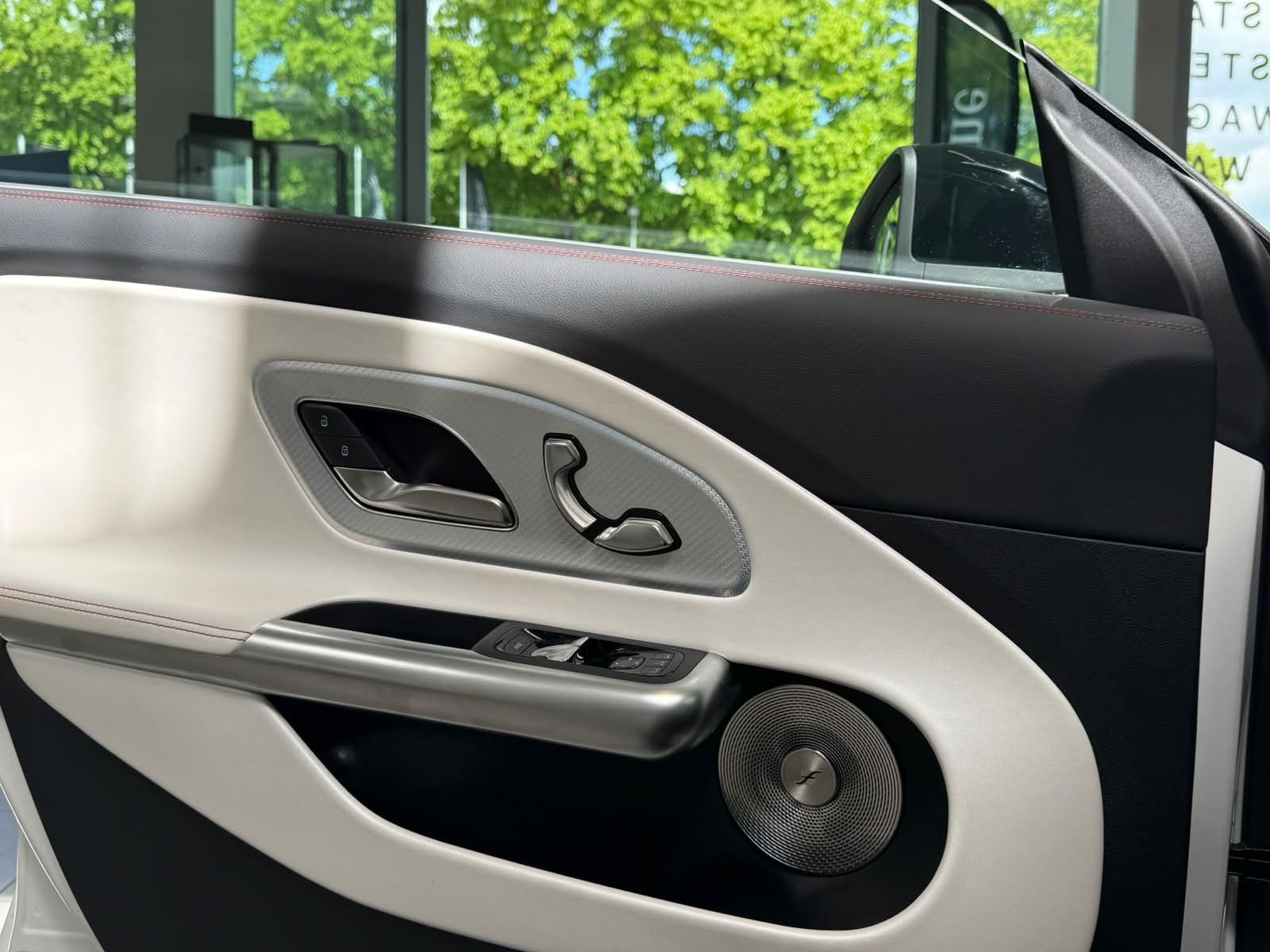 Fahrzeugabbildung Mercedes-Benz CLA 250+ AMG EQ PREMPLUS+HUD+BURM+PANO+NIGHT+19"