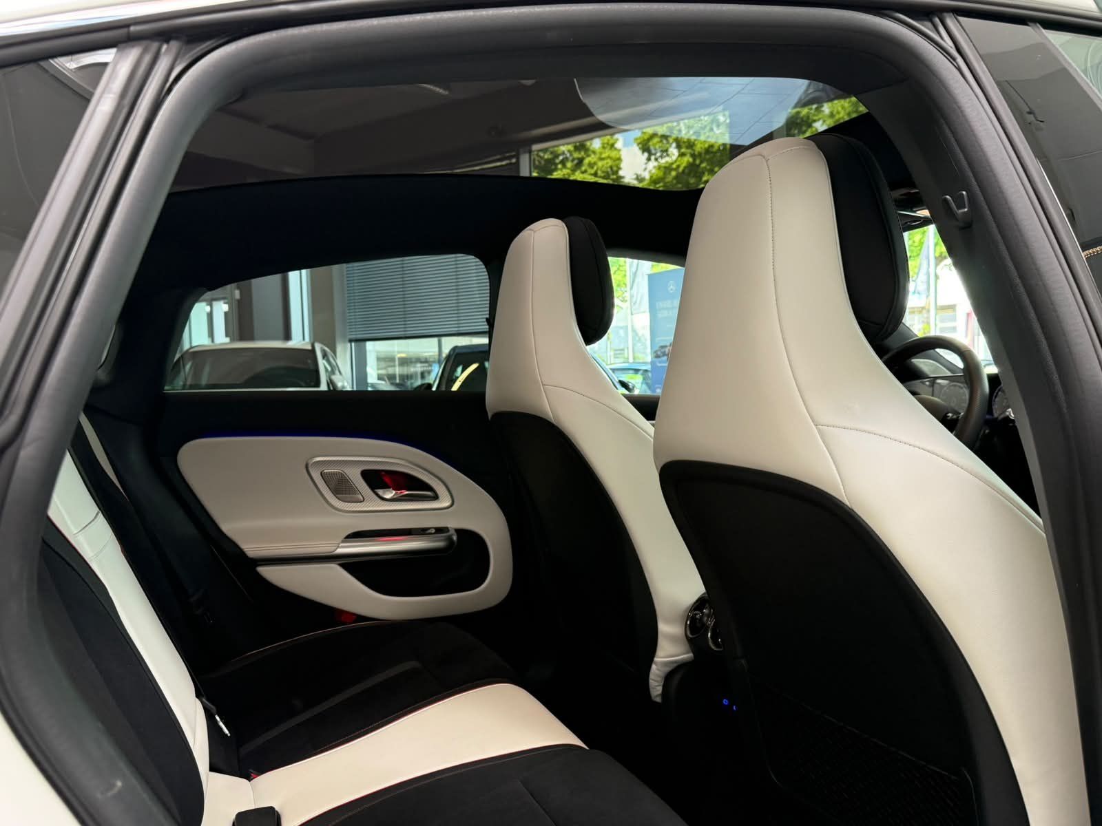 Fahrzeugabbildung Mercedes-Benz CLA 250+ AMG EQ PREMPLUS+HUD+BURM+PANO+NIGHT+19"