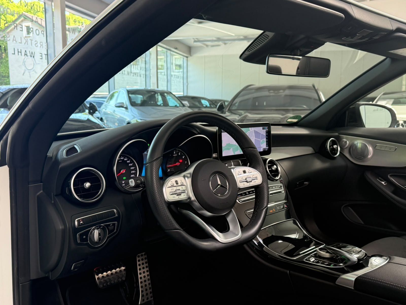 Fahrzeugabbildung Mercedes-Benz C 200 Cabriolet AMG NIGHT+KEYLESS+BURM+LED+TEMPO