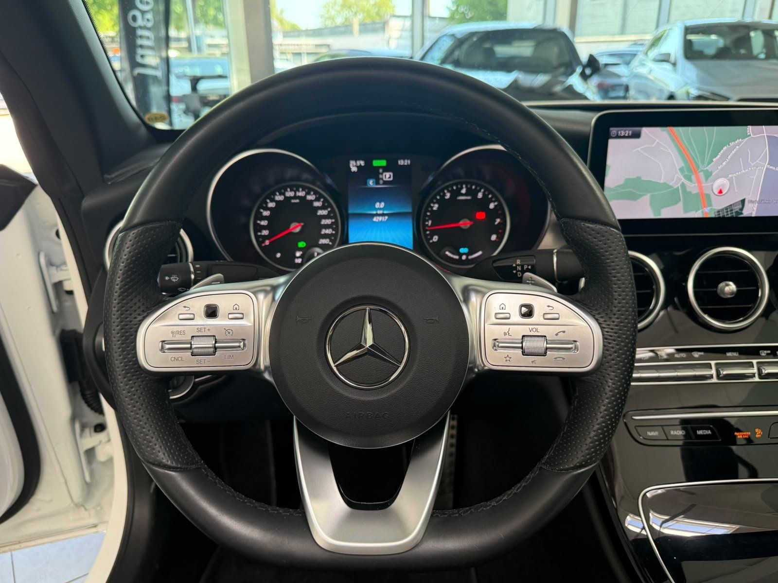 Fahrzeugabbildung Mercedes-Benz C 200 Cabriolet AMG NIGHT+KEYLESS+BURM+LED+TEMPO
