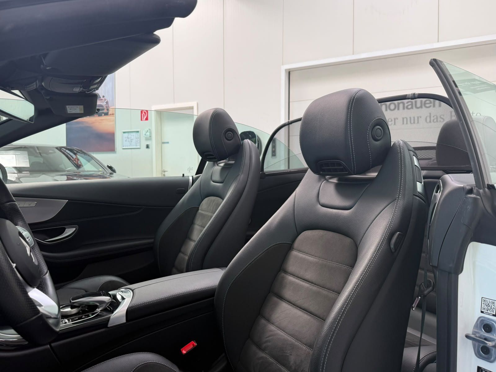 Fahrzeugabbildung Mercedes-Benz C 200 Cabriolet AMG NIGHT+KEYLESS+BURM+LED+TEMPO