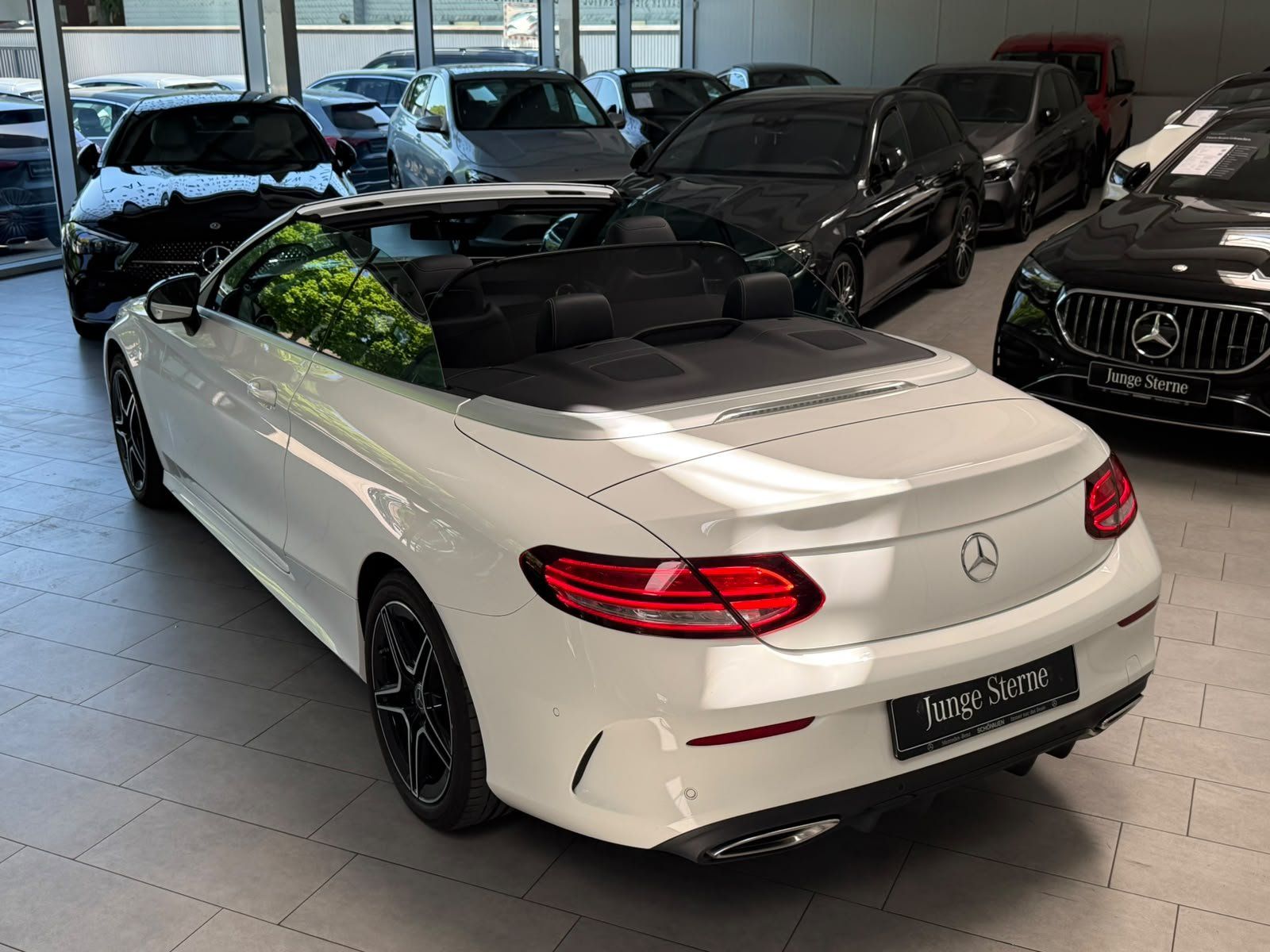 Fahrzeugabbildung Mercedes-Benz C 200 Cabriolet AMG NIGHT+KEYLESS+BURM+LED+TEMPO