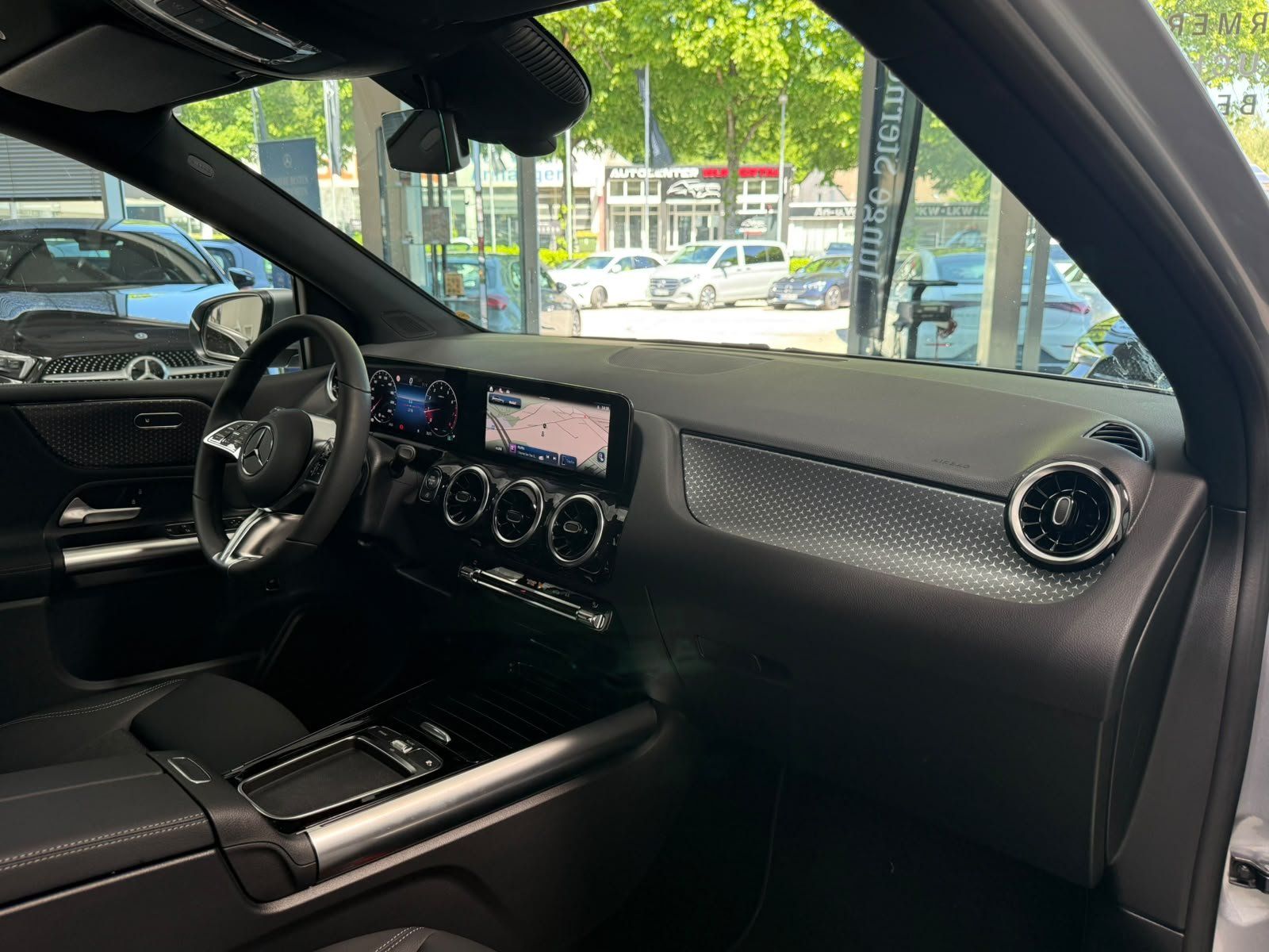 Fahrzeugabbildung Mercedes-Benz B 180 PROGRESSIVE ADV. KAMERA+EASYPACK+LED+DAB