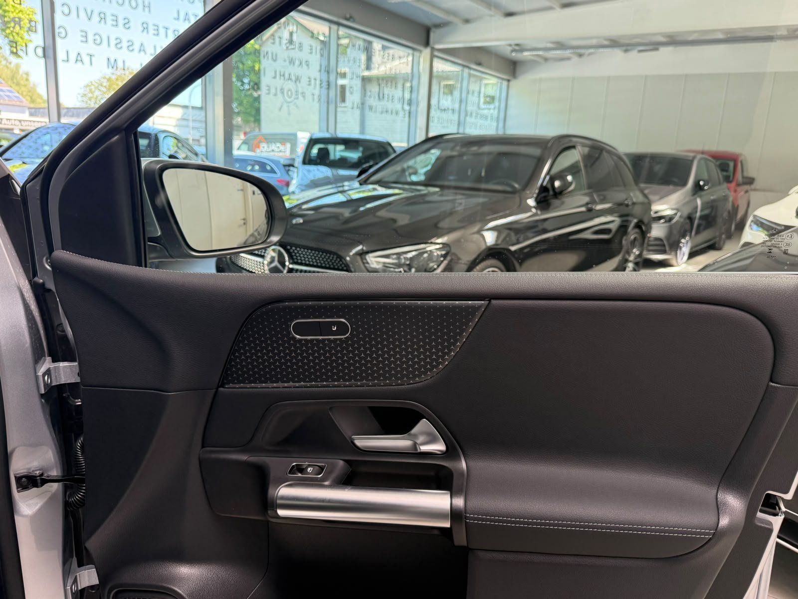 Fahrzeugabbildung Mercedes-Benz B 180 PROGRESSIVE ADV. KAMERA+EASYPACK+LED+DAB