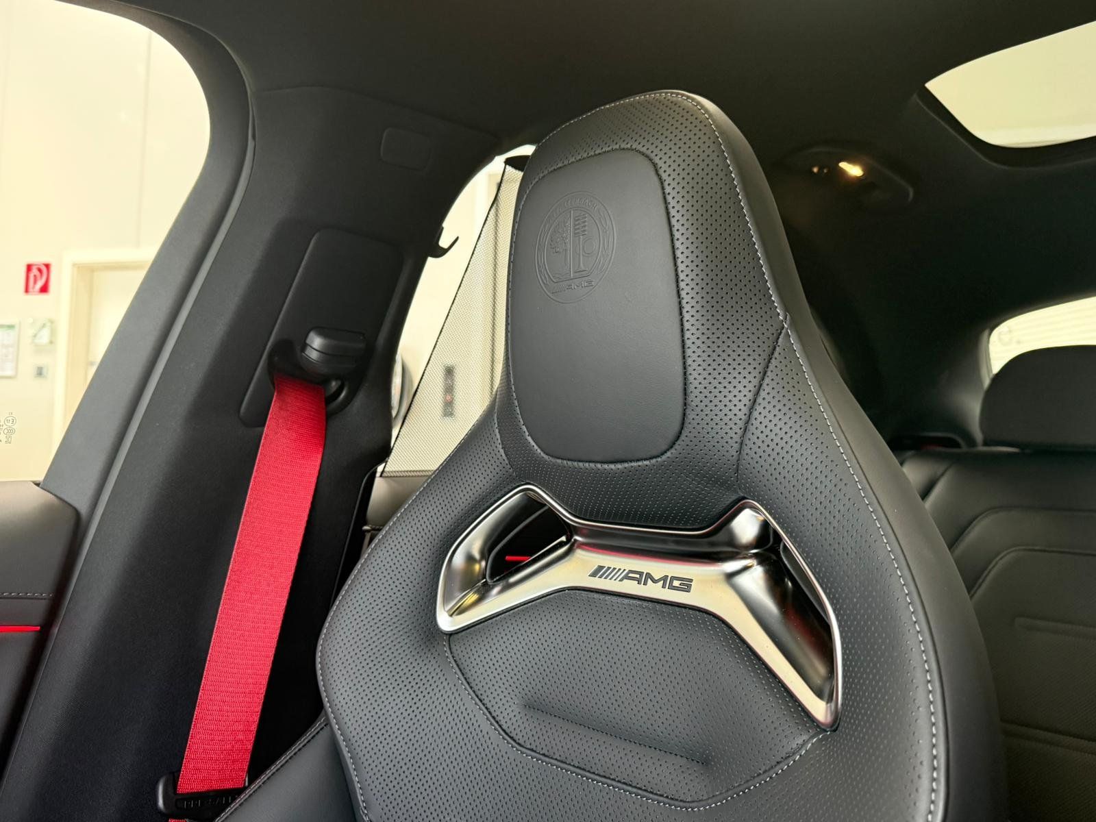 Fahrzeugabbildung Mercedes-Benz E53 4M+ DRIVERS+BURM4D+DISTR+HUD+PANO+MEMORY+360
