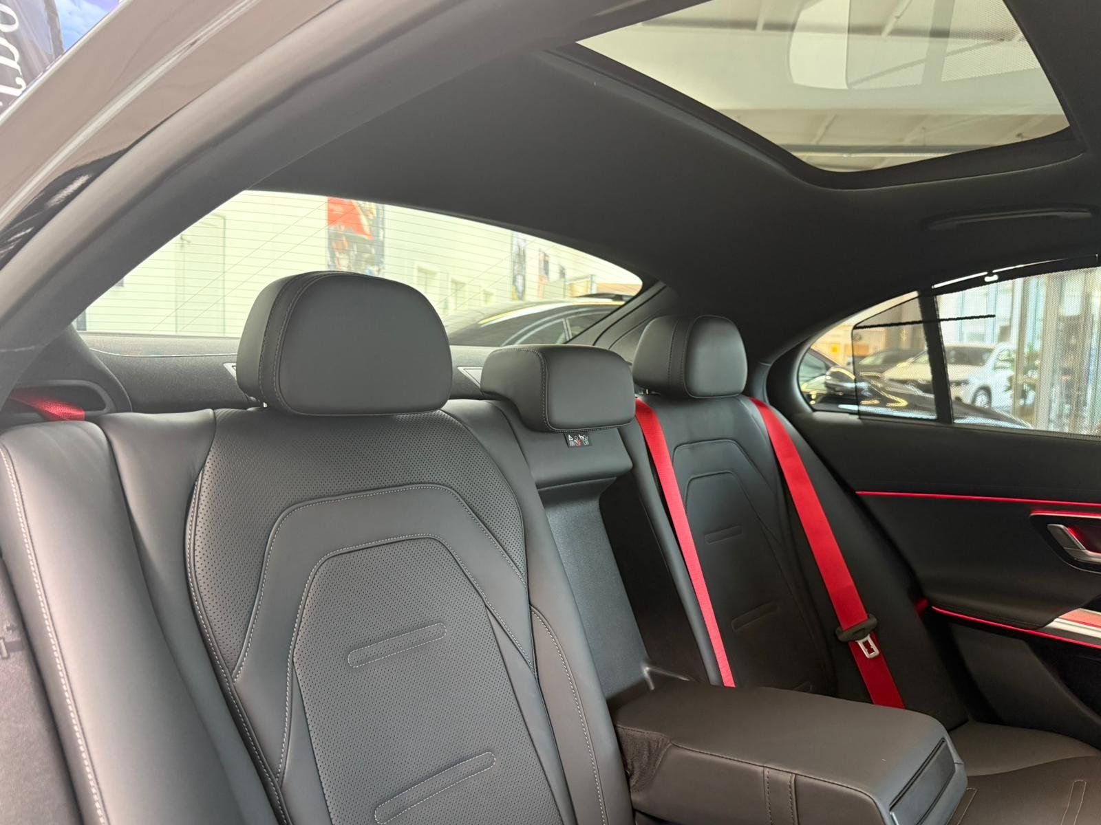 Fahrzeugabbildung Mercedes-Benz E53 4M+ DRIVERS+BURM4D+DISTR+HUD+PANO+MEMORY+360