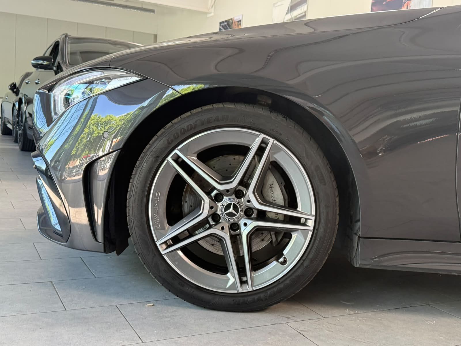 Fahrzeugabbildung Mercedes-Benz CLS 220 d AMG+MBEAM+BURM+DISTR+AHK+FAP+360°+DAB