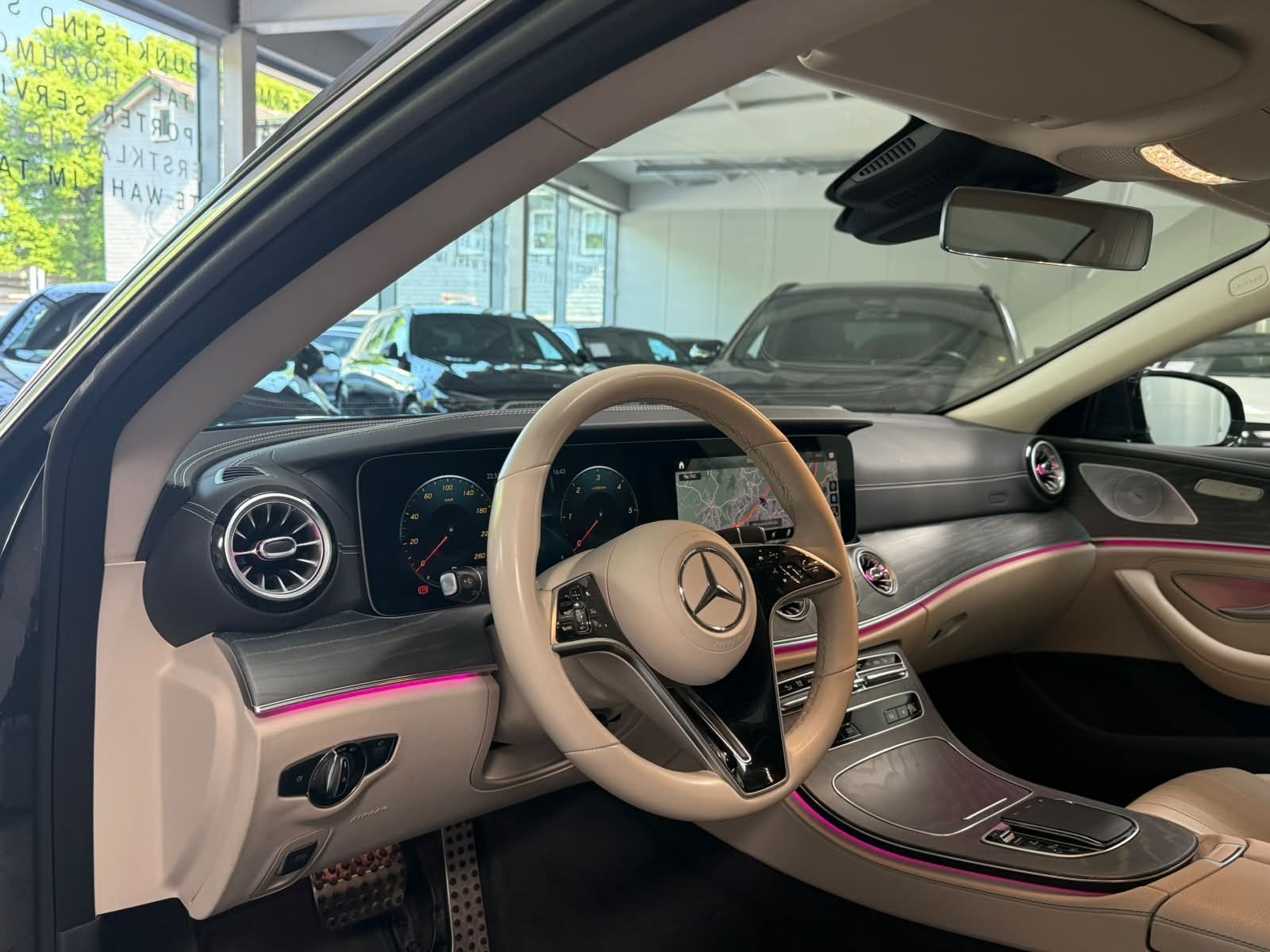 Fahrzeugabbildung Mercedes-Benz CLS 220 d AMG+MBEAM+BURM+DISTR+AHK+FAP+360°+DAB