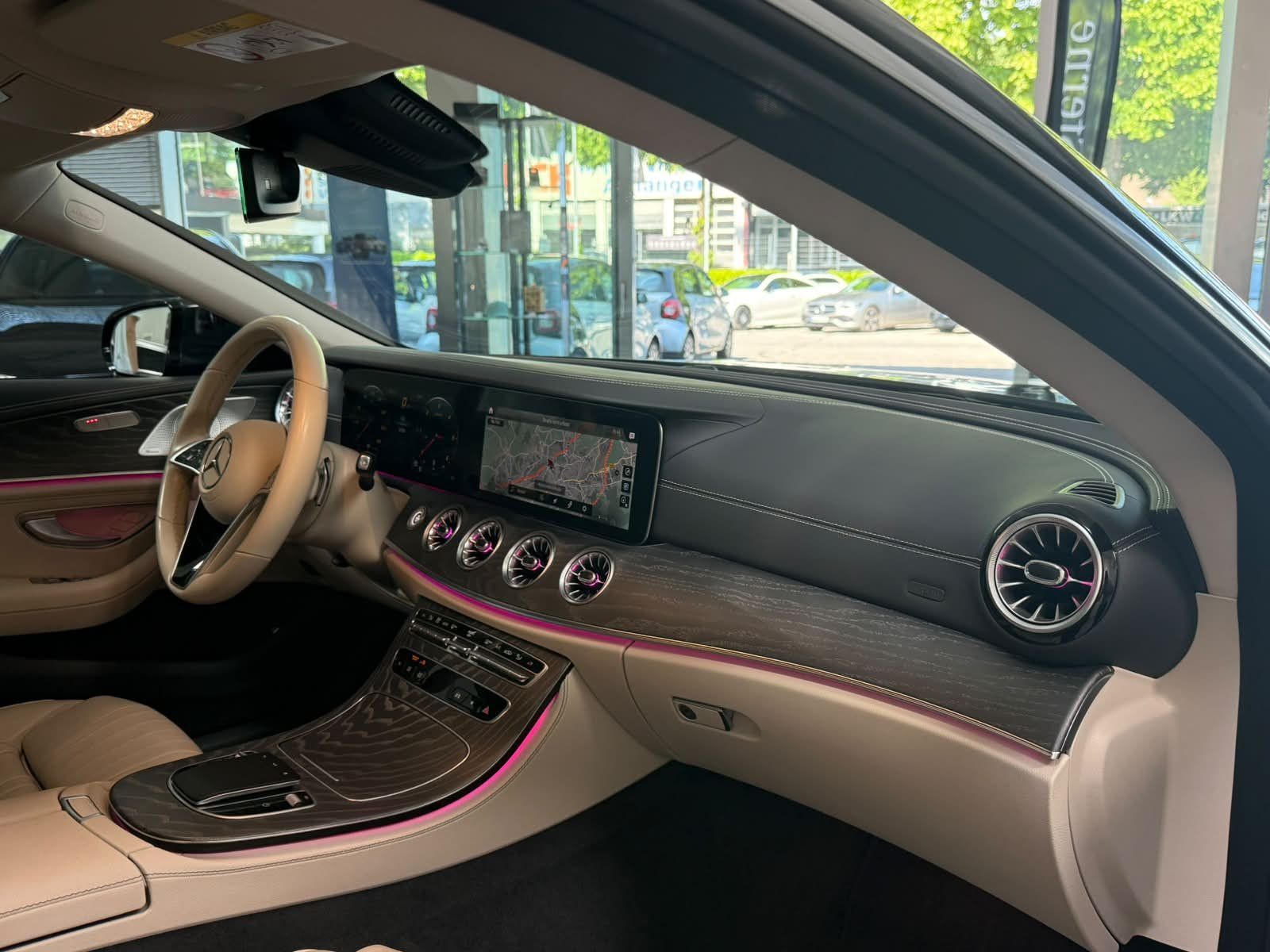 Fahrzeugabbildung Mercedes-Benz CLS 220 d AMG+MBEAM+BURM+DISTR+AHK+FAP+360°+DAB