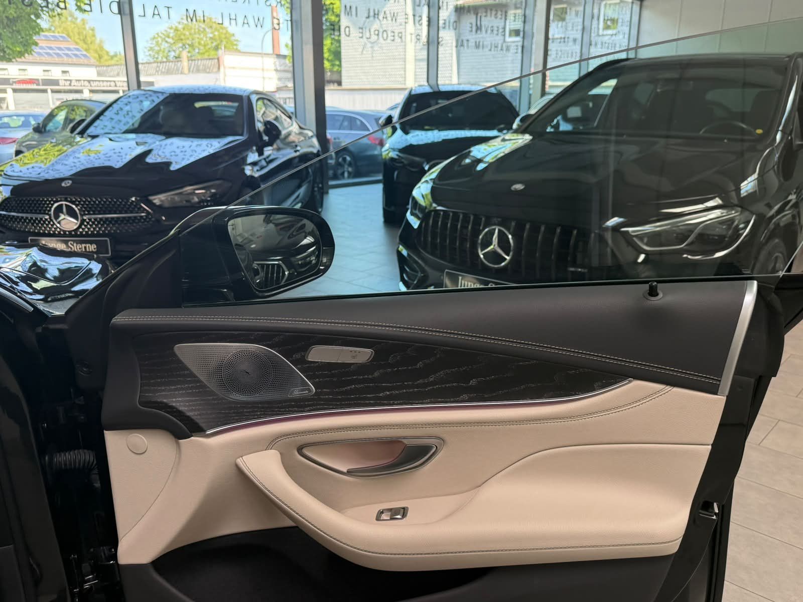 Fahrzeugabbildung Mercedes-Benz CLS 220 d AMG+MBEAM+BURM+DISTR+AHK+FAP+360°+DAB