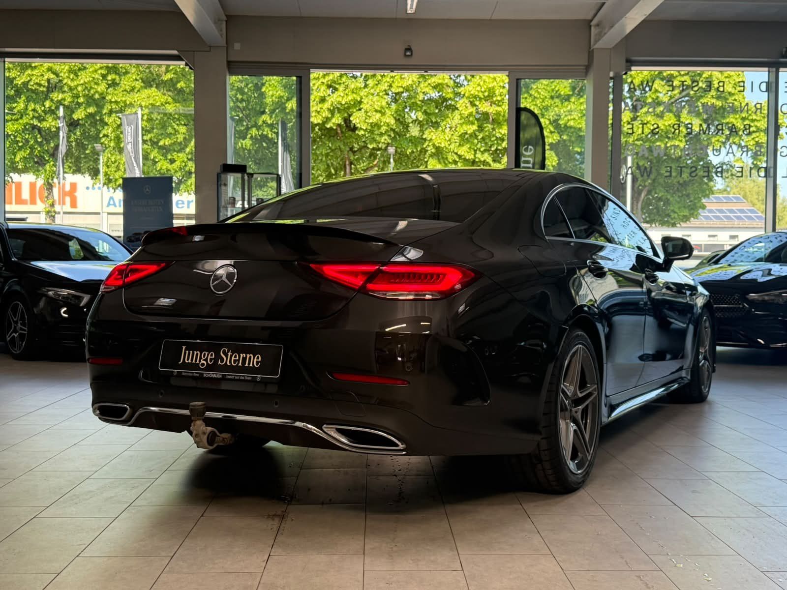 Fahrzeugabbildung Mercedes-Benz CLS 220 d AMG+MBEAM+BURM+DISTR+AHK+FAP+360°+DAB