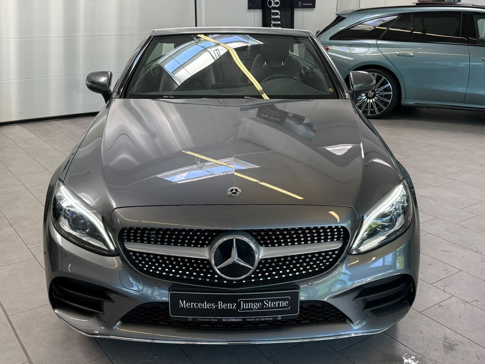 Fahrzeugabbildung Mercedes-Benz C 180 Cabrio AMG+MBEAM+KEYLESS+KAMERA+AMBI+TEMP
