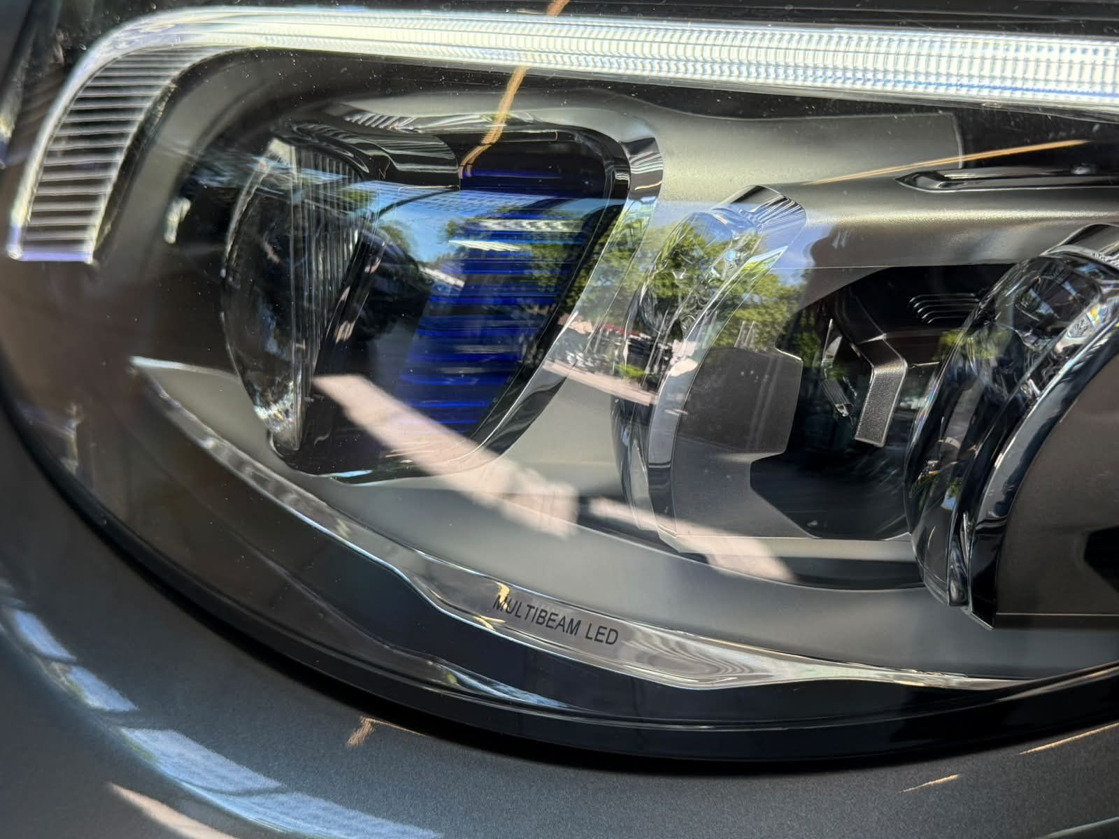Fahrzeugabbildung Mercedes-Benz C 180 Cabrio AMG+MBEAM+KEYLESS+KAMERA+AMBI+TEMP