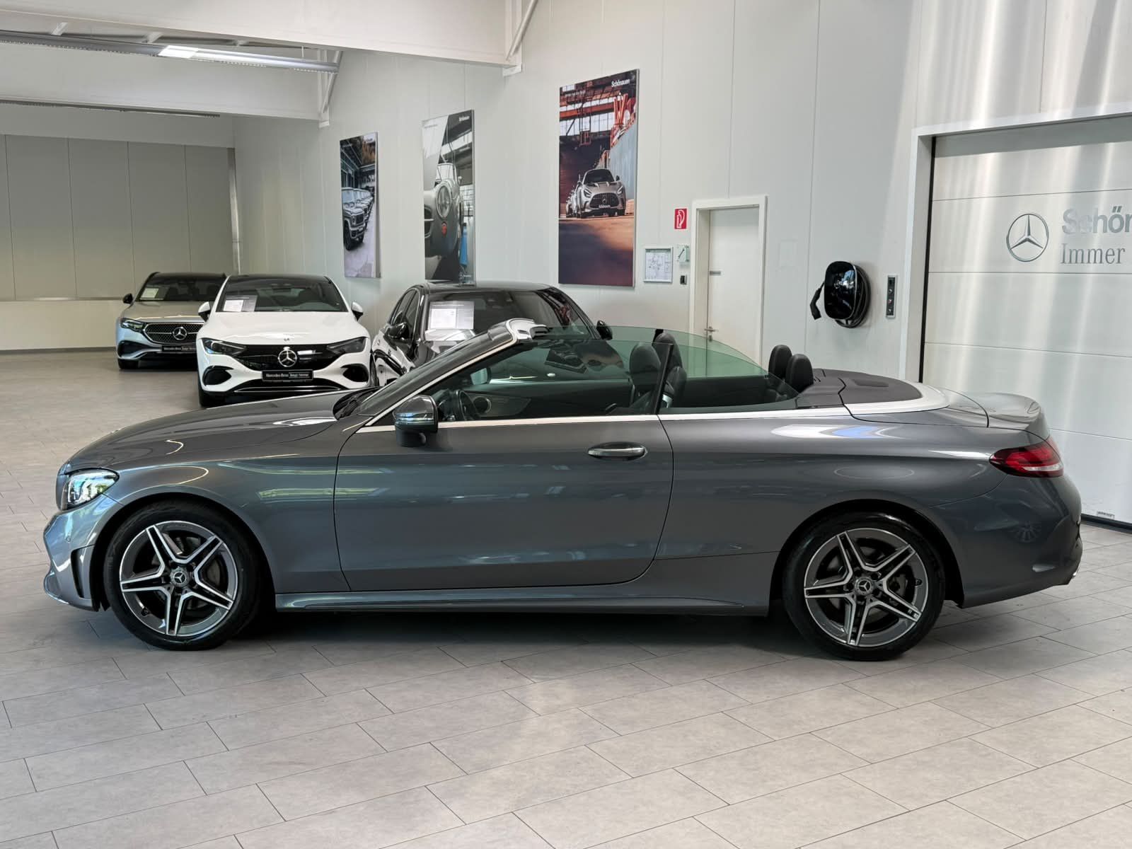 Fahrzeugabbildung Mercedes-Benz C 180 Cabrio AMG+MBEAM+KEYLESS+KAMERA+AMBI+TEMP