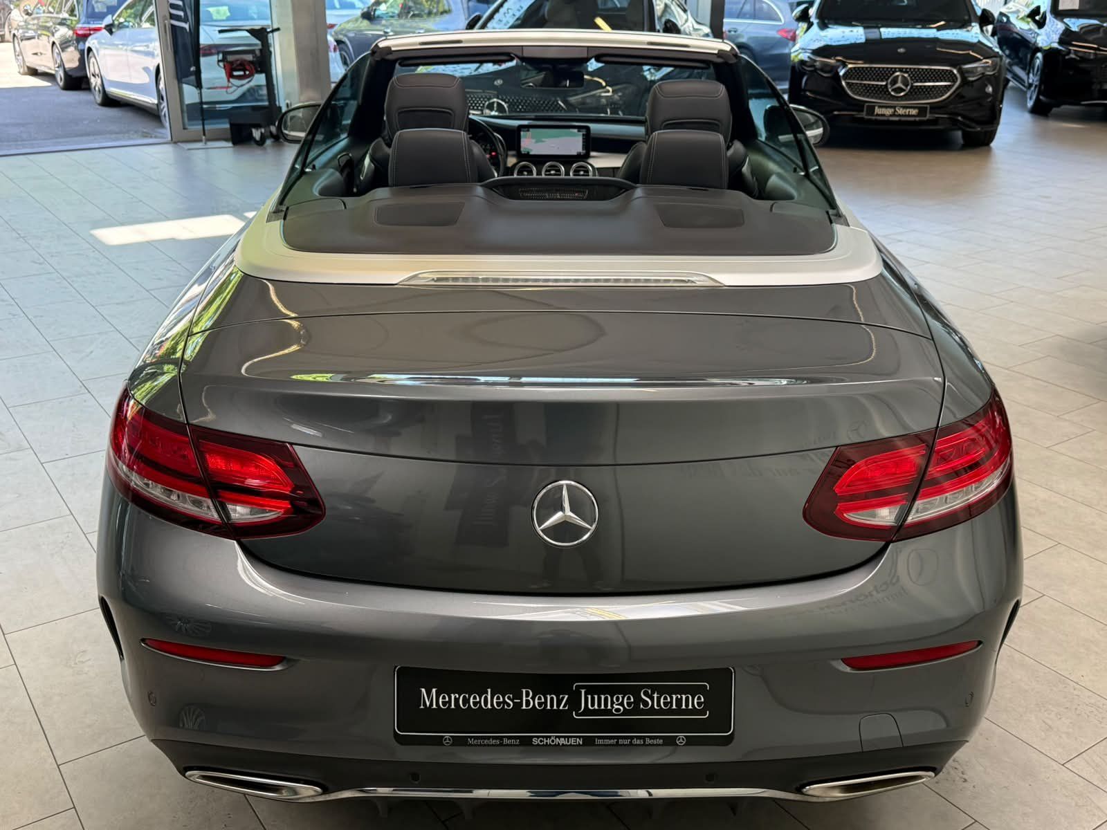 Fahrzeugabbildung Mercedes-Benz C 180 Cabrio AMG+MBEAM+KEYLESS+KAMERA+AMBI+TEMP