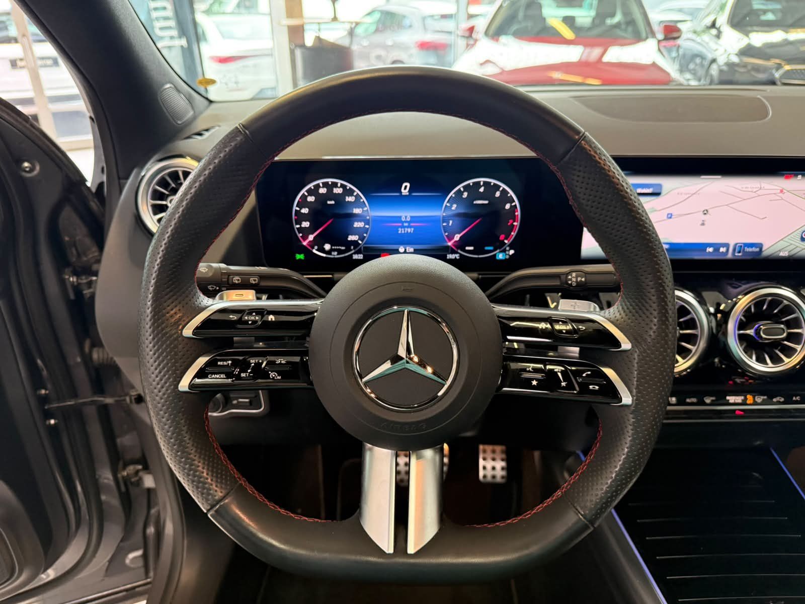 Fahrzeugabbildung Mercedes-Benz GLA 200 AMG+PANO+KAMERA+19"+KEYLESSGO+DAB+LED