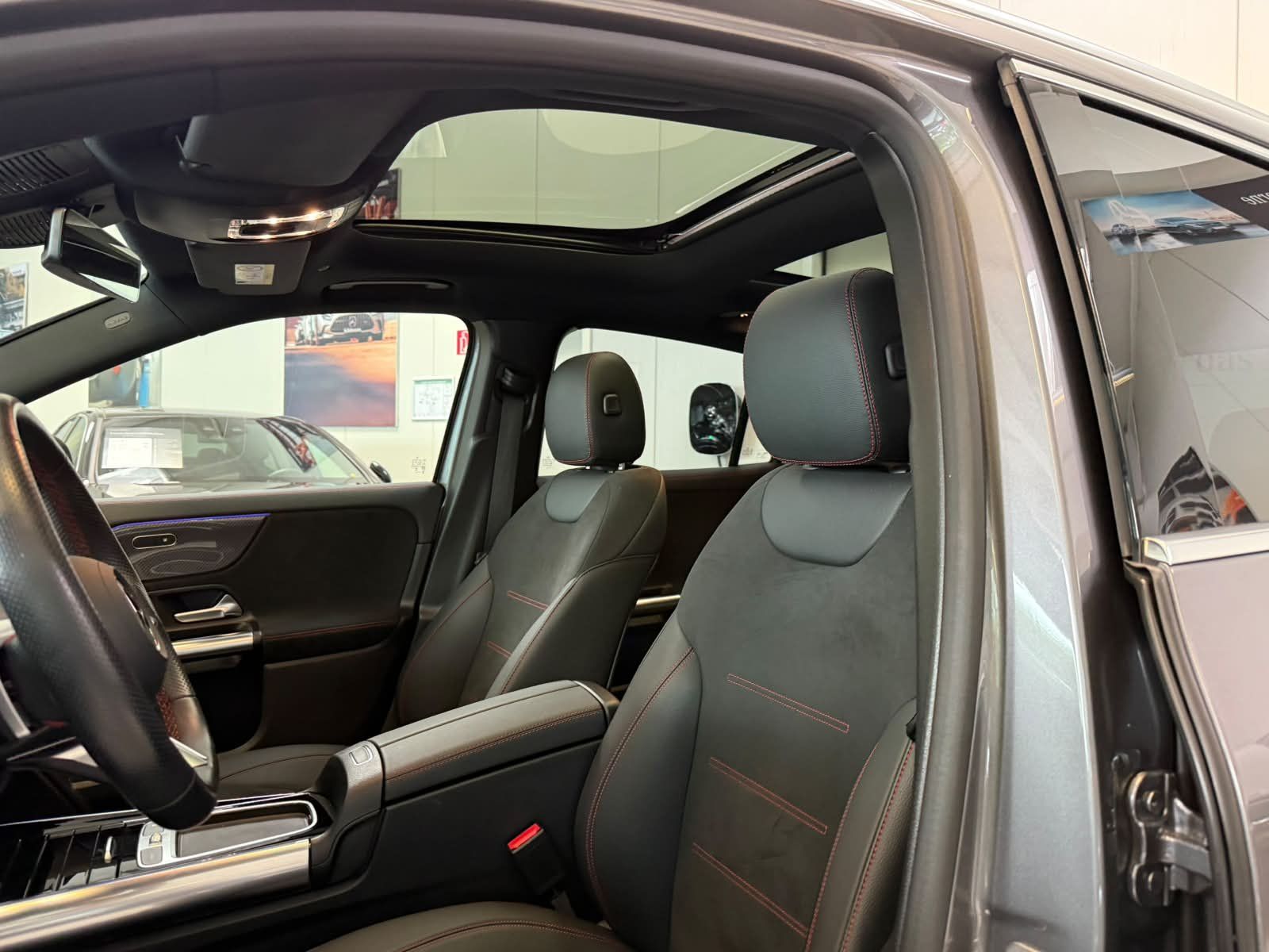 Fahrzeugabbildung Mercedes-Benz GLA 200 AMG+PANO+KAMERA+19"+KEYLESSGO+DAB+LED