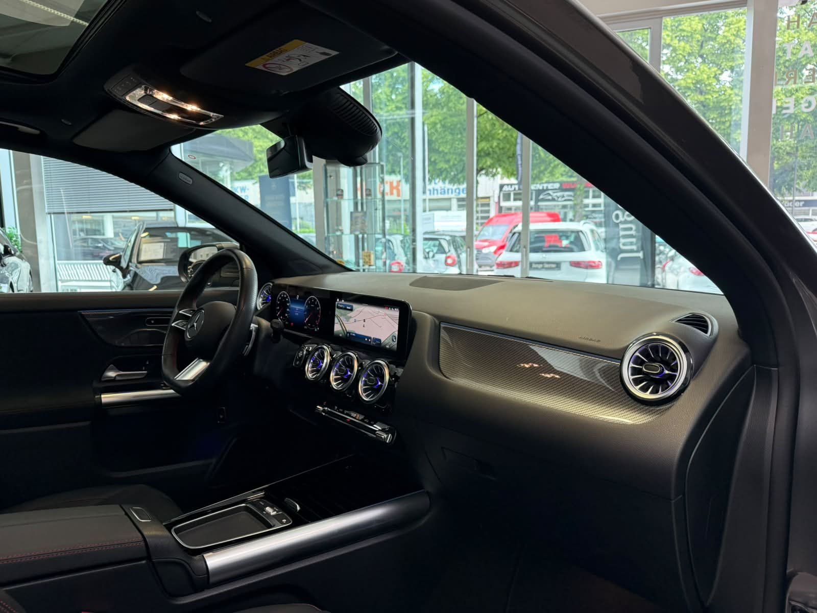 Fahrzeugabbildung Mercedes-Benz GLA 200 AMG+PANO+KAMERA+19"+KEYLESSGO+DAB+LED