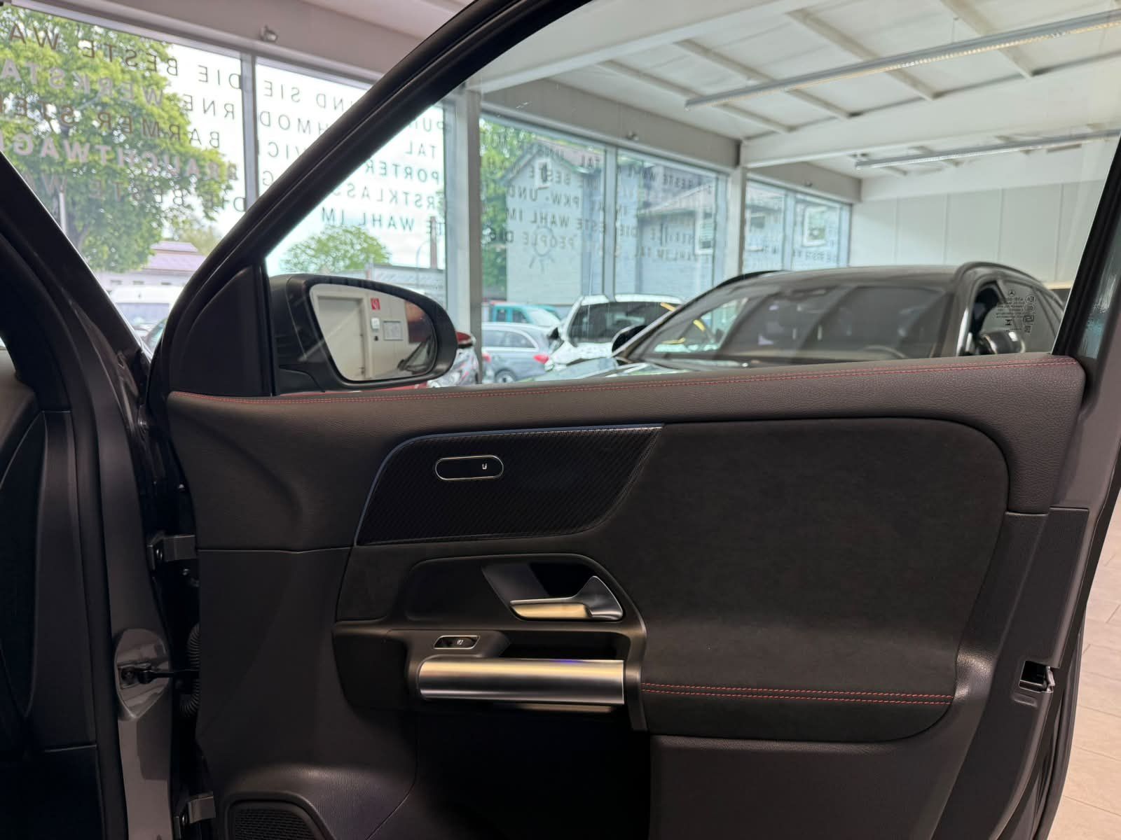 Fahrzeugabbildung Mercedes-Benz GLA 200 AMG+PANO+KAMERA+19"+KEYLESSGO+DAB+LED