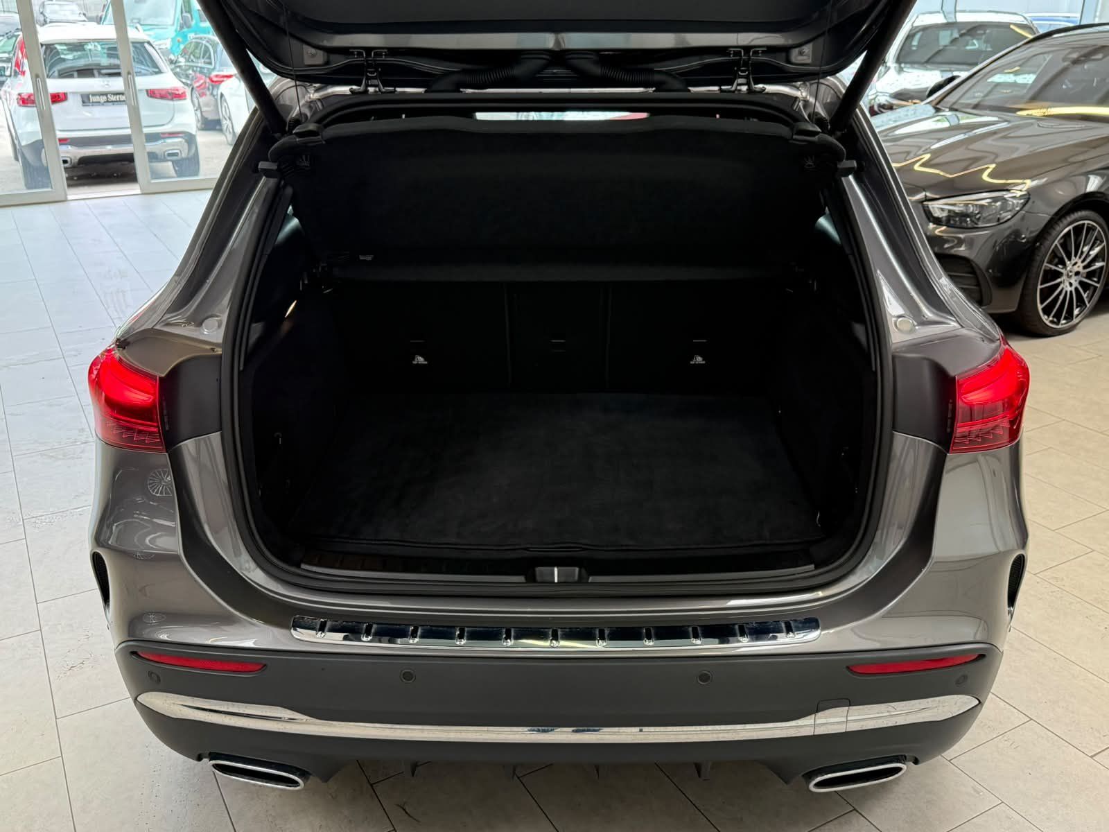 Fahrzeugabbildung Mercedes-Benz GLA 200 AMG+PANO+KAMERA+19"+KEYLESSGO+DAB+LED