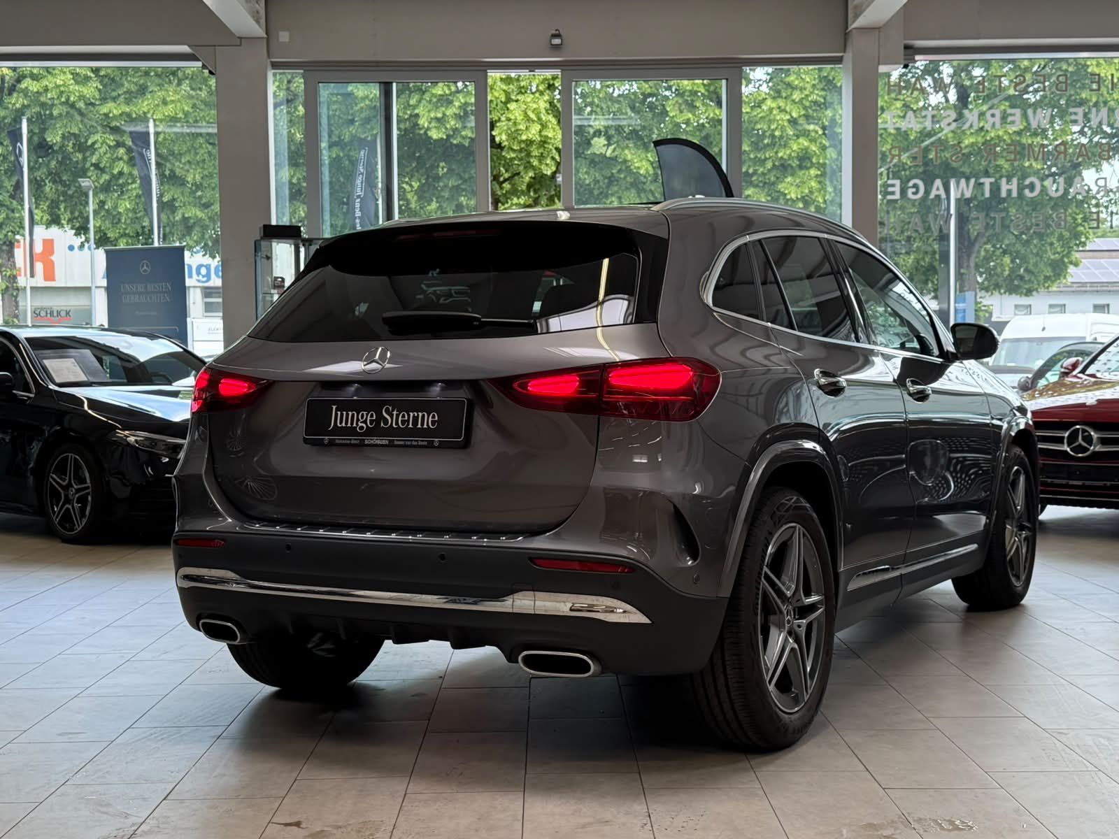 Fahrzeugabbildung Mercedes-Benz GLA 200 AMG+PANO+KAMERA+19"+KEYLESSGO+DAB+LED