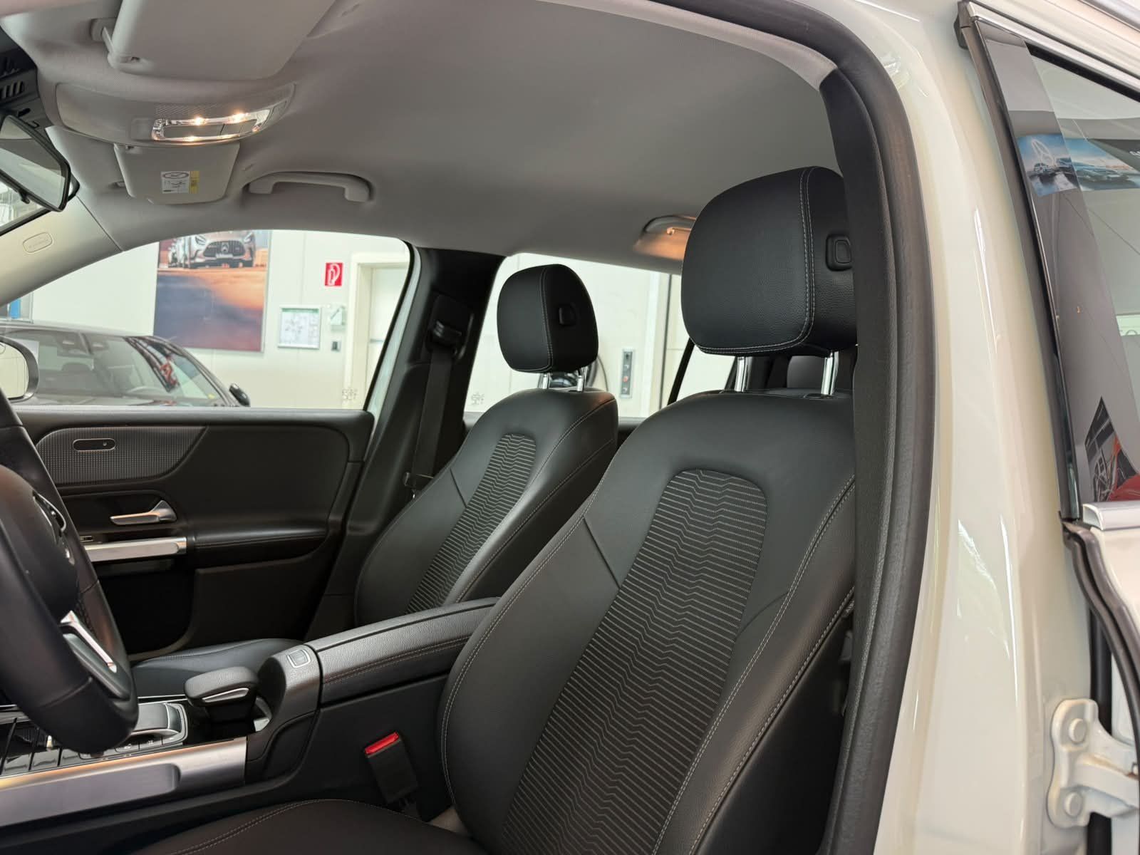 Fahrzeugabbildung Mercedes-Benz GLB 200 d PROGRESSIVE+LED+TEMPOMAT+KAMERA+DAB