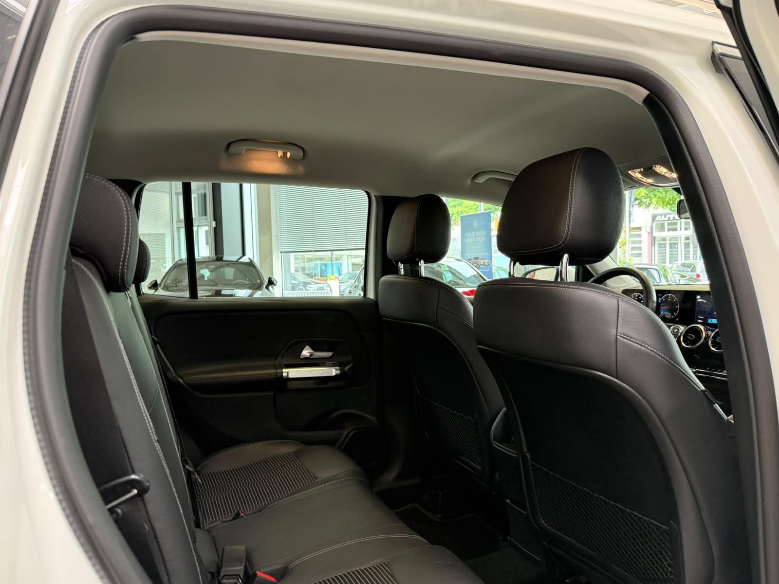 Fahrzeugabbildung Mercedes-Benz GLB 200 d PROGRESSIVE+LED+TEMPOMAT+KAMERA+DAB