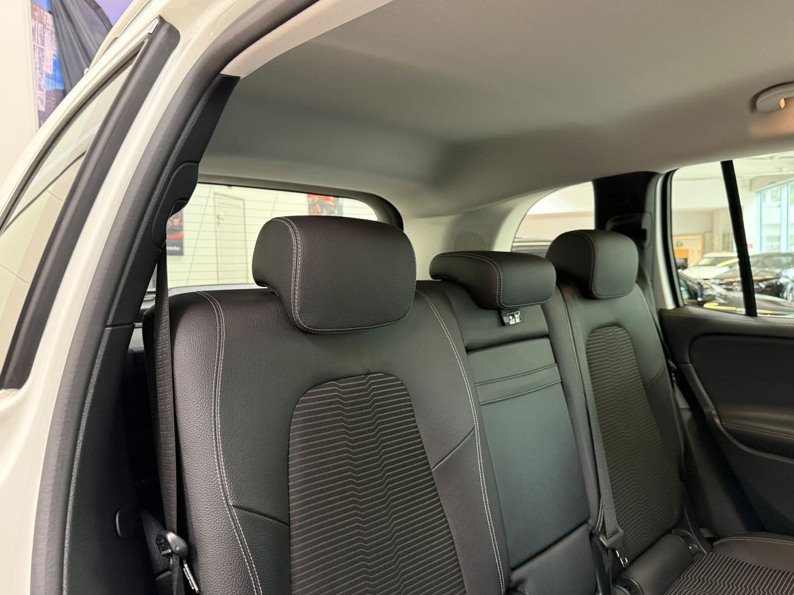 Fahrzeugabbildung Mercedes-Benz GLB 200 d PROGRESSIVE+LED+TEMPOMAT+KAMERA+DAB