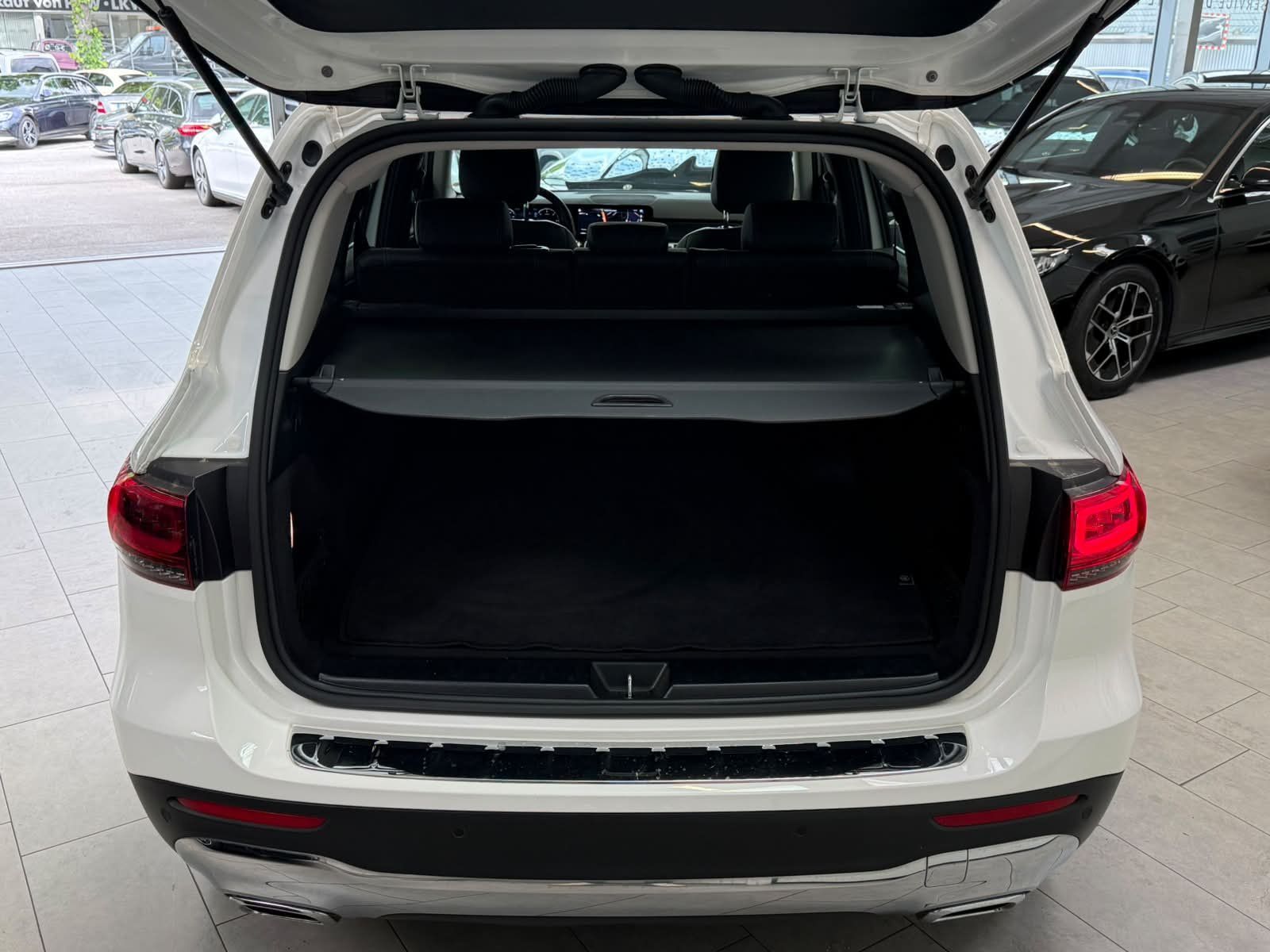 Fahrzeugabbildung Mercedes-Benz GLB 200 d PROGRESSIVE+LED+TEMPOMAT+KAMERA+DAB