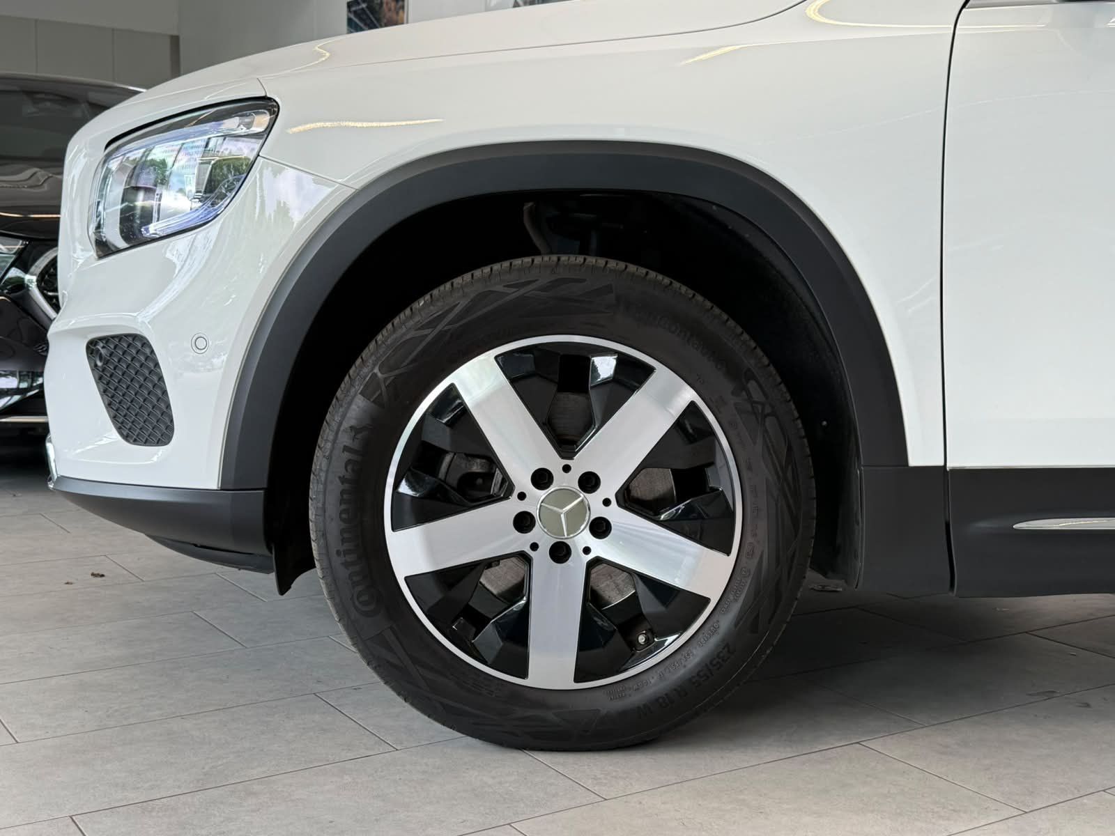 Fahrzeugabbildung Mercedes-Benz GLB 200 d PROGRESSIVE+LED+TEMPOMAT+KAMERA+DAB