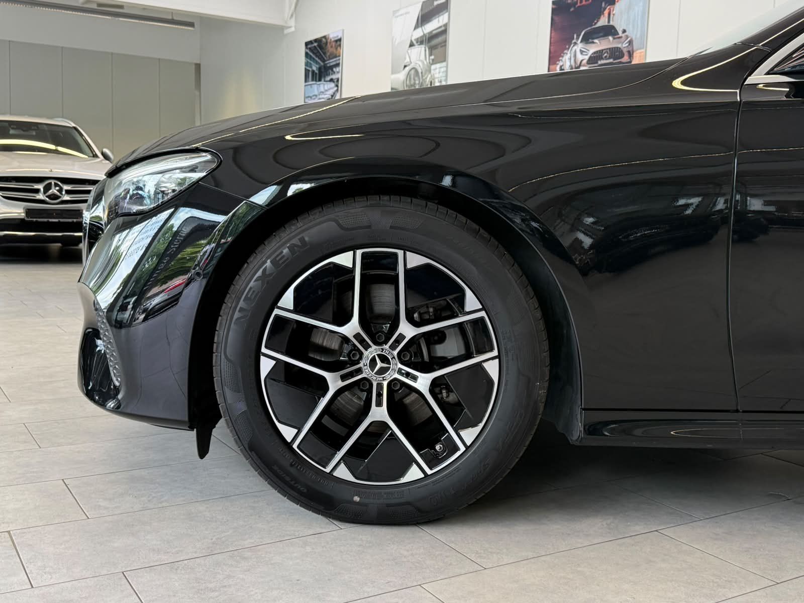 Fahrzeugabbildung Mercedes-Benz E 220 d AVANTGARDE ADV.+AHK+STDHZ+BURM4D+18"