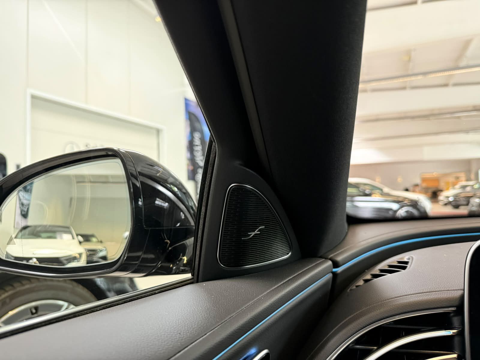 Fahrzeugabbildung Mercedes-Benz E 220 d AVANTGARDE ADV.+AHK+STDHZ+BURM4D+18"