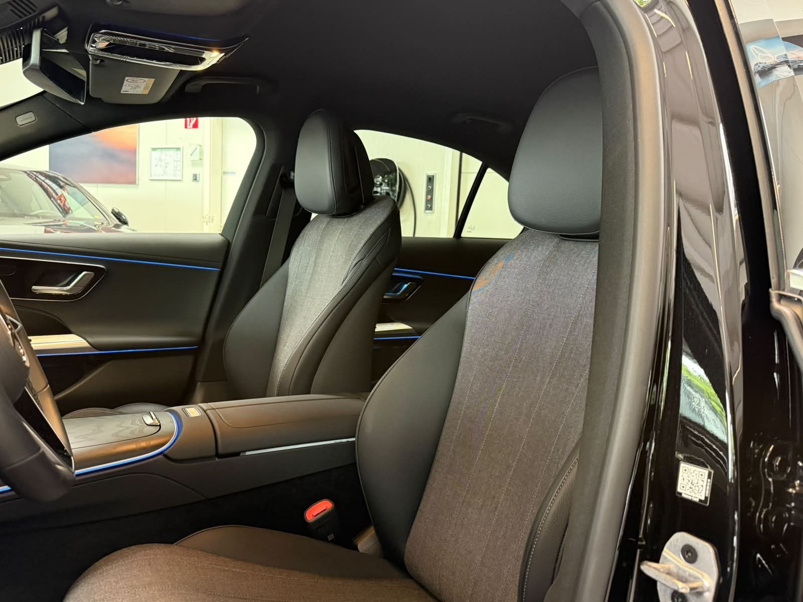 Fahrzeugabbildung Mercedes-Benz E 220 d AVANTGARDE ADV.+AHK+STDHZ+BURM4D+18"