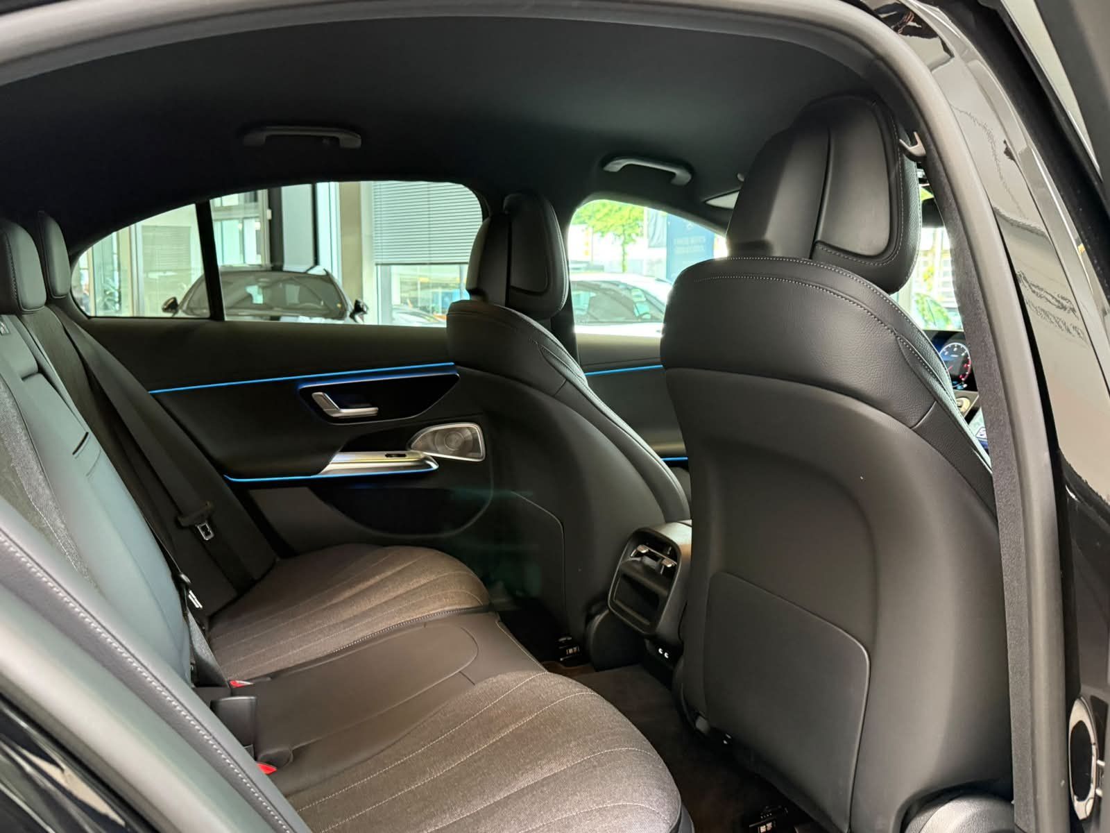 Fahrzeugabbildung Mercedes-Benz E 220 d AVANTGARDE ADV.+AHK+STDHZ+BURM4D+18"