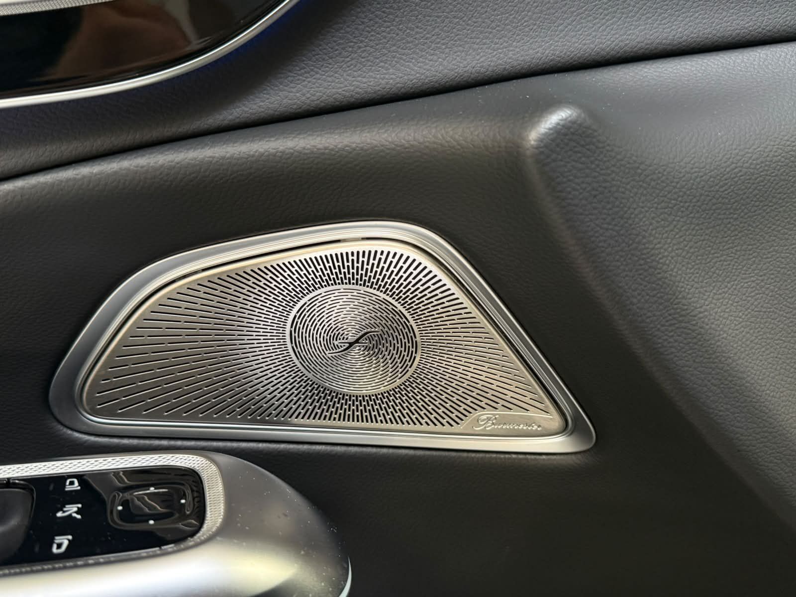 Fahrzeugabbildung Mercedes-Benz E 300 de 4M T AMG PREM.PLUS+AIRMATIC+AHK+SUPERSC