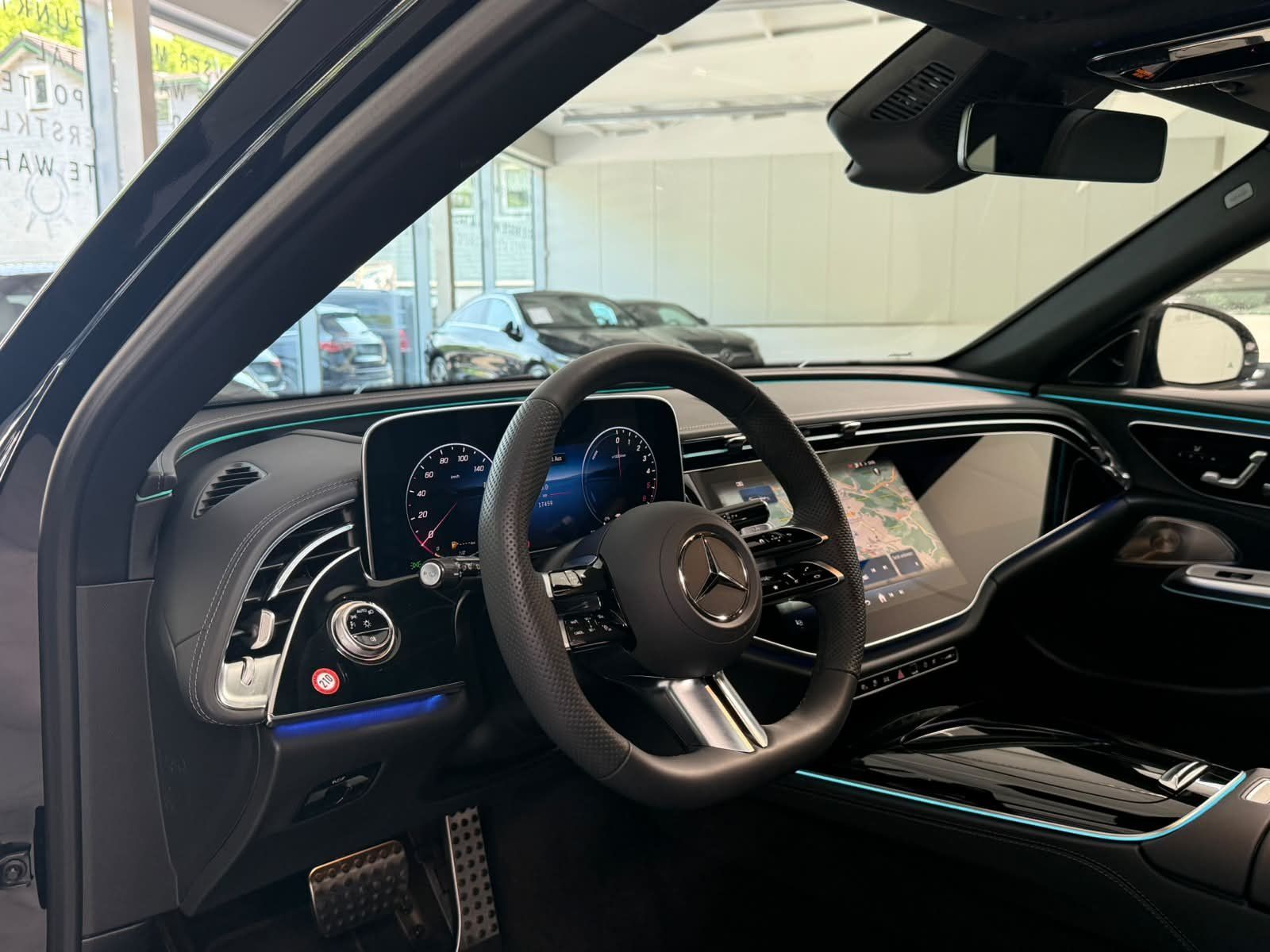 Fahrzeugabbildung Mercedes-Benz E 300 de 4M T AMG PREM.PLUS+AIRMATIC+AHK+SUPERSC