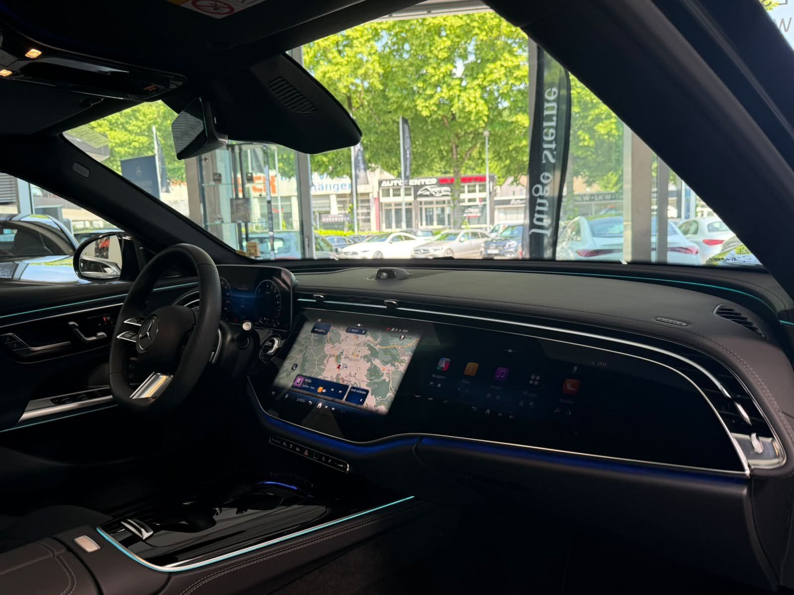 Fahrzeugabbildung Mercedes-Benz E 300 de 4M T AMG PREM.PLUS+AIRMATIC+AHK+SUPERSC