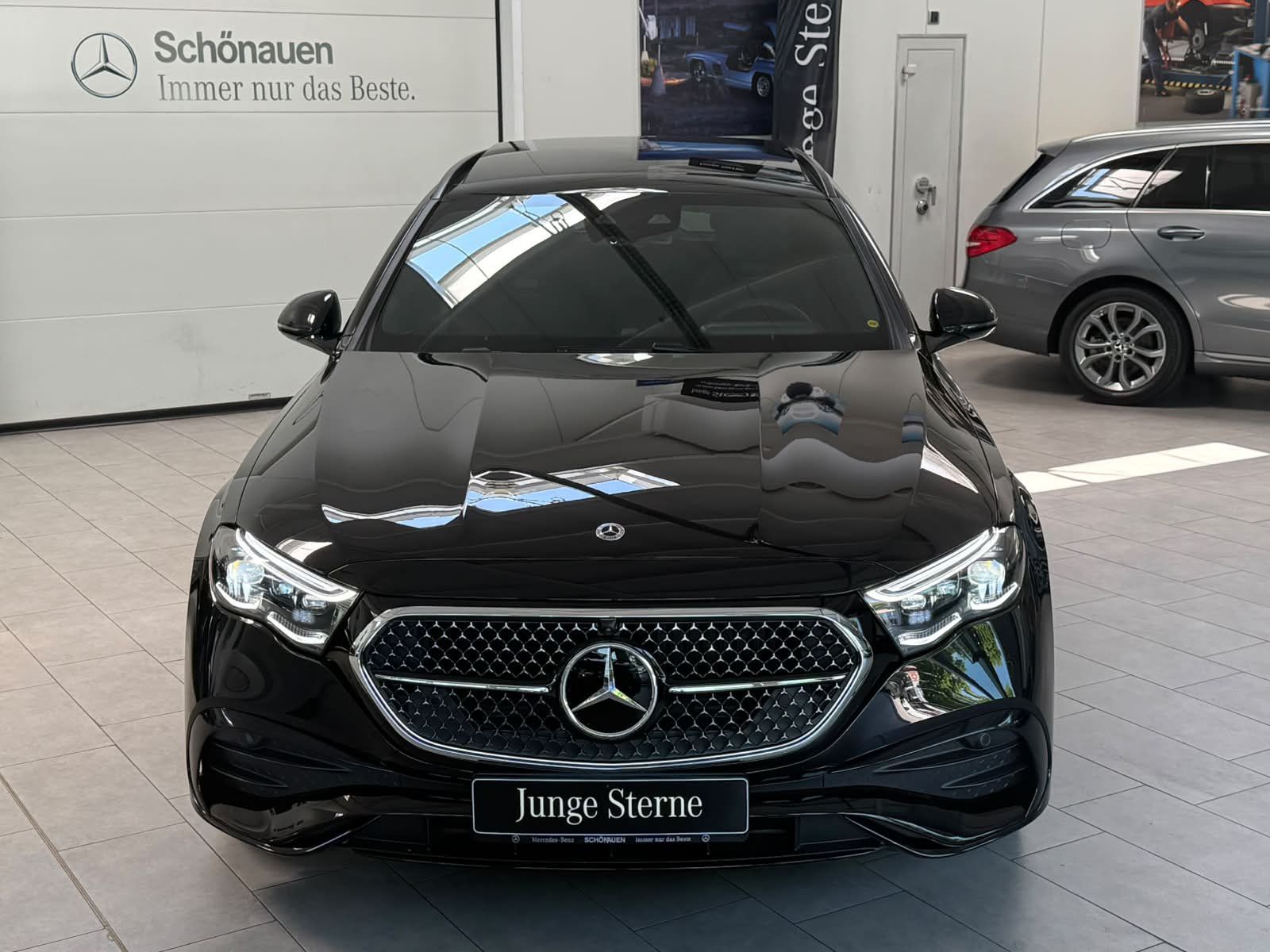 Fahrzeugabbildung Mercedes-Benz E 300 de 4M T AMG PREM.PLUS+AIRMATIC+AHK+SUPERSC