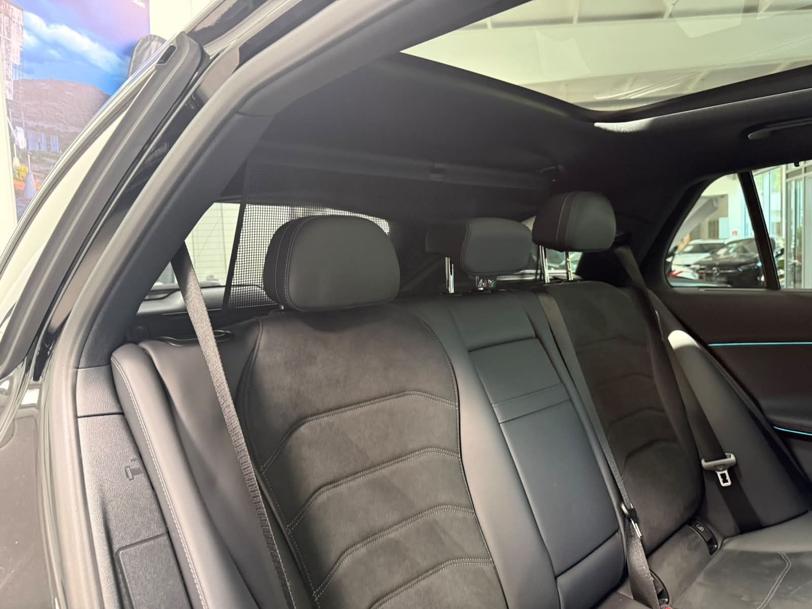 Fahrzeugabbildung Mercedes-Benz E 300 de 4M T AMG PREM.PLUS+AIRMATIC+AHK+SUPERSC