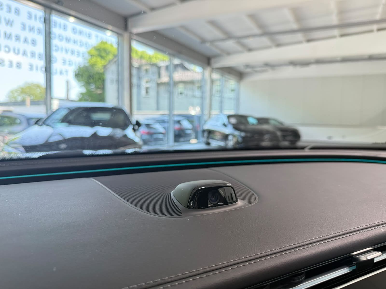 Fahrzeugabbildung Mercedes-Benz E 300 de 4M T AMG PREM.PLUS+AIRMATIC+AHK+SUPERSC